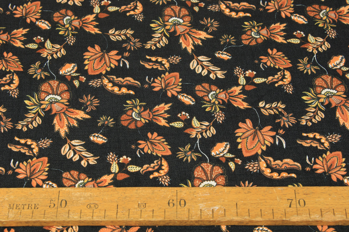 Tissu crêpe viscose - imprimé fleuri - ton orange - photo 5/5 | So Tissus