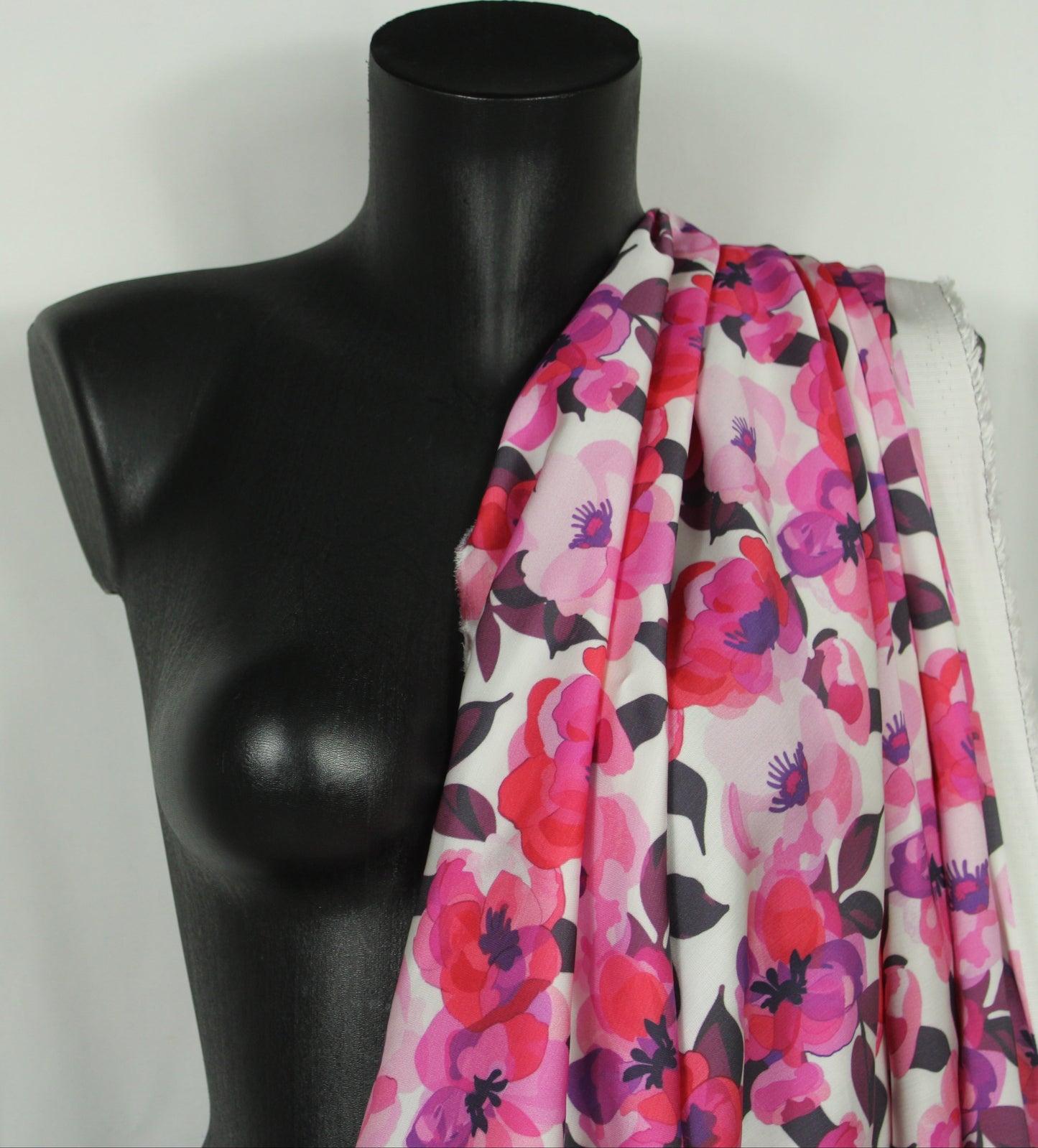 Tissu satin de viscose - imprimé pivoine - ton fuchsia - photo 5/5 | So Tissus