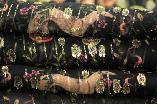 Tissu mousseline de soie et lurex - imprimé fleur et lévrier - ton noir et doré - photo 2/4 | So Tissus