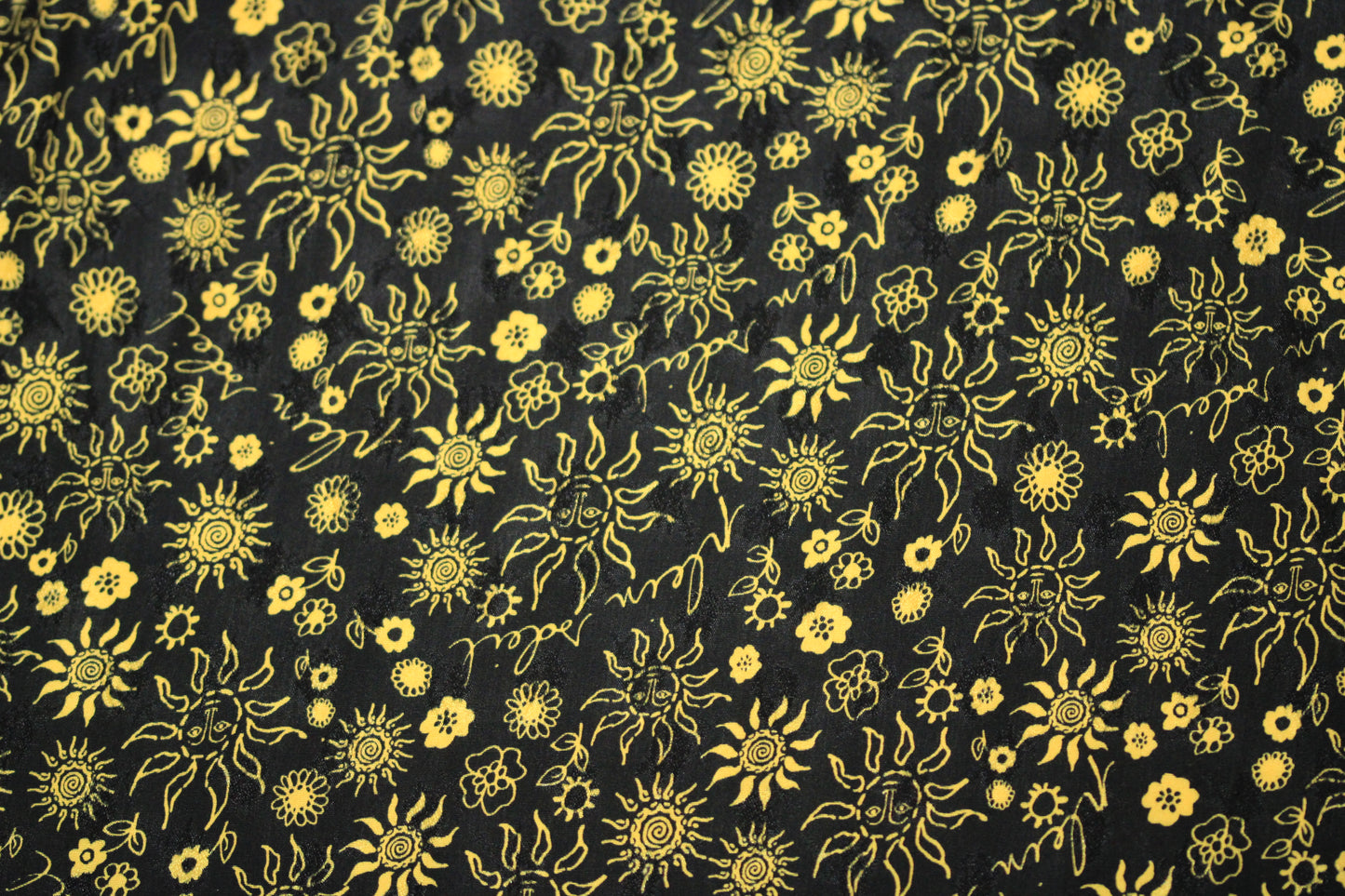 Tissu viscose - imprimé fleuri et soleil - jaune et noir - photo 5/5 | So Tissus