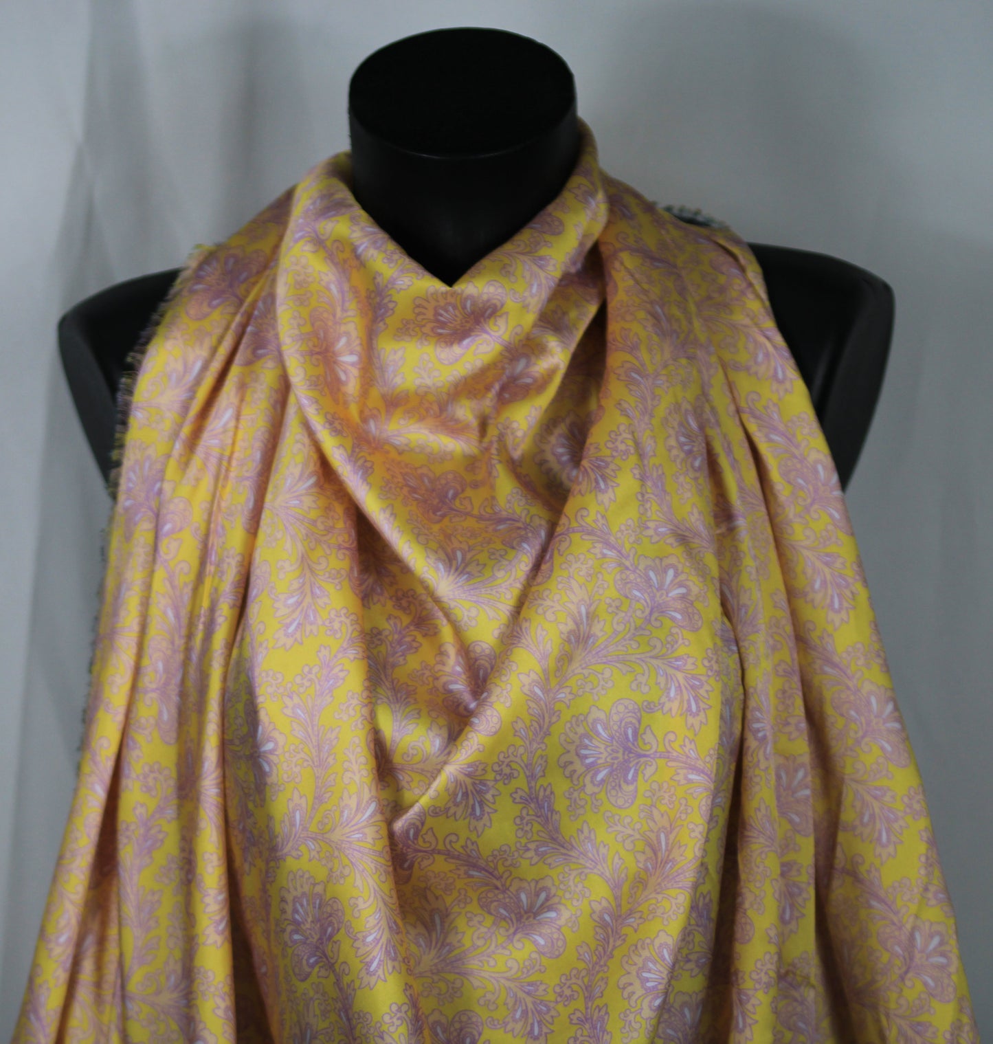 Tissu twill - imprimé fleuri - ton jaune et parme - photo 4/4 | So Tissus