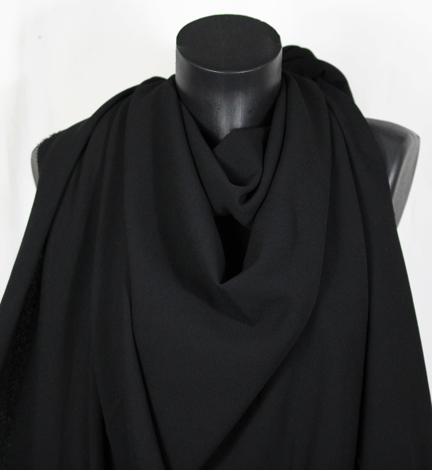 Tissu crêpe texturé - noir - photo 4/4 | So Tissus