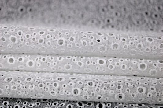 Tissu broderie anglaise - blanc - photo 2/4 | So Tissus