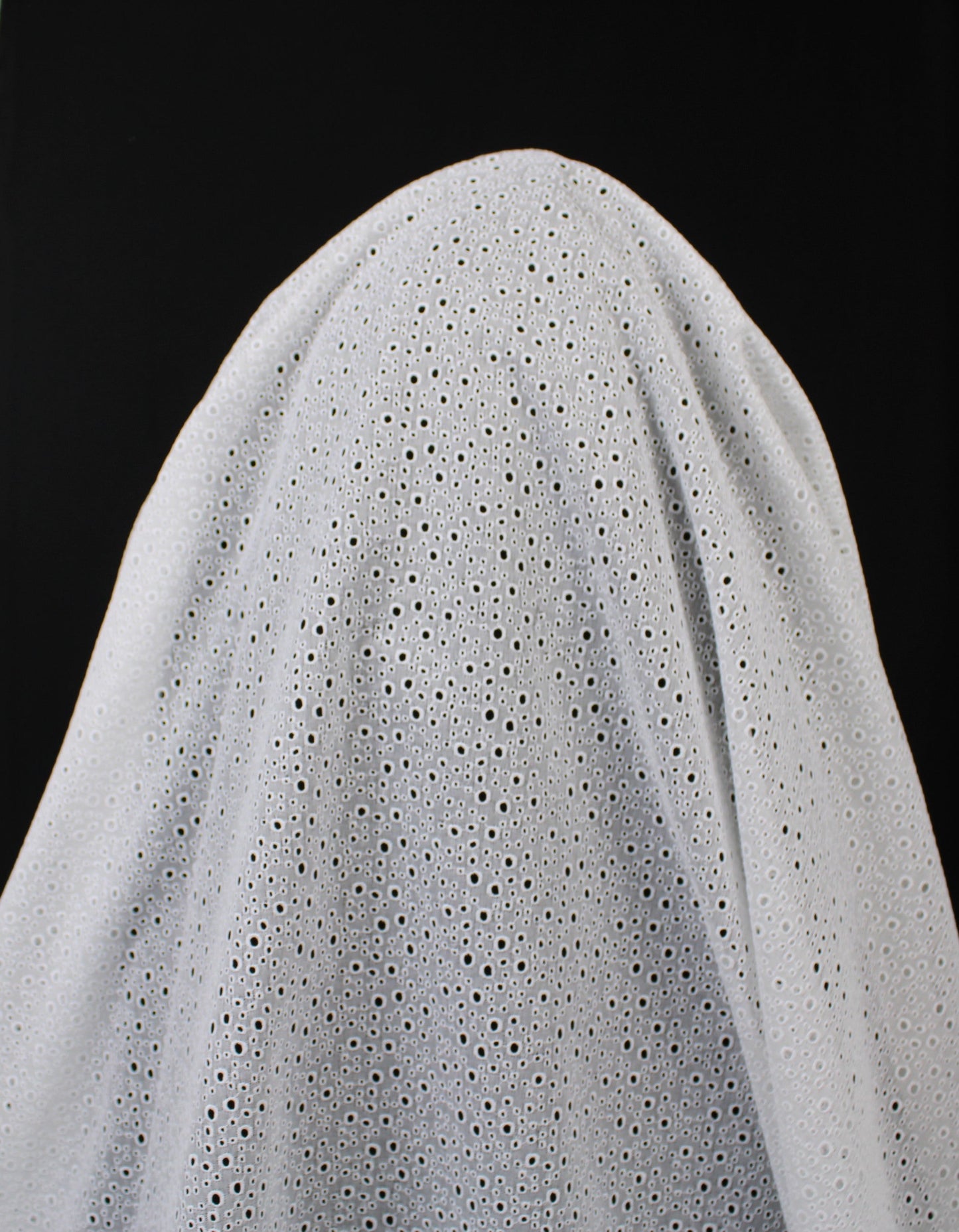 Tissu broderie anglaise - blanc - photo 4/4 | So Tissus