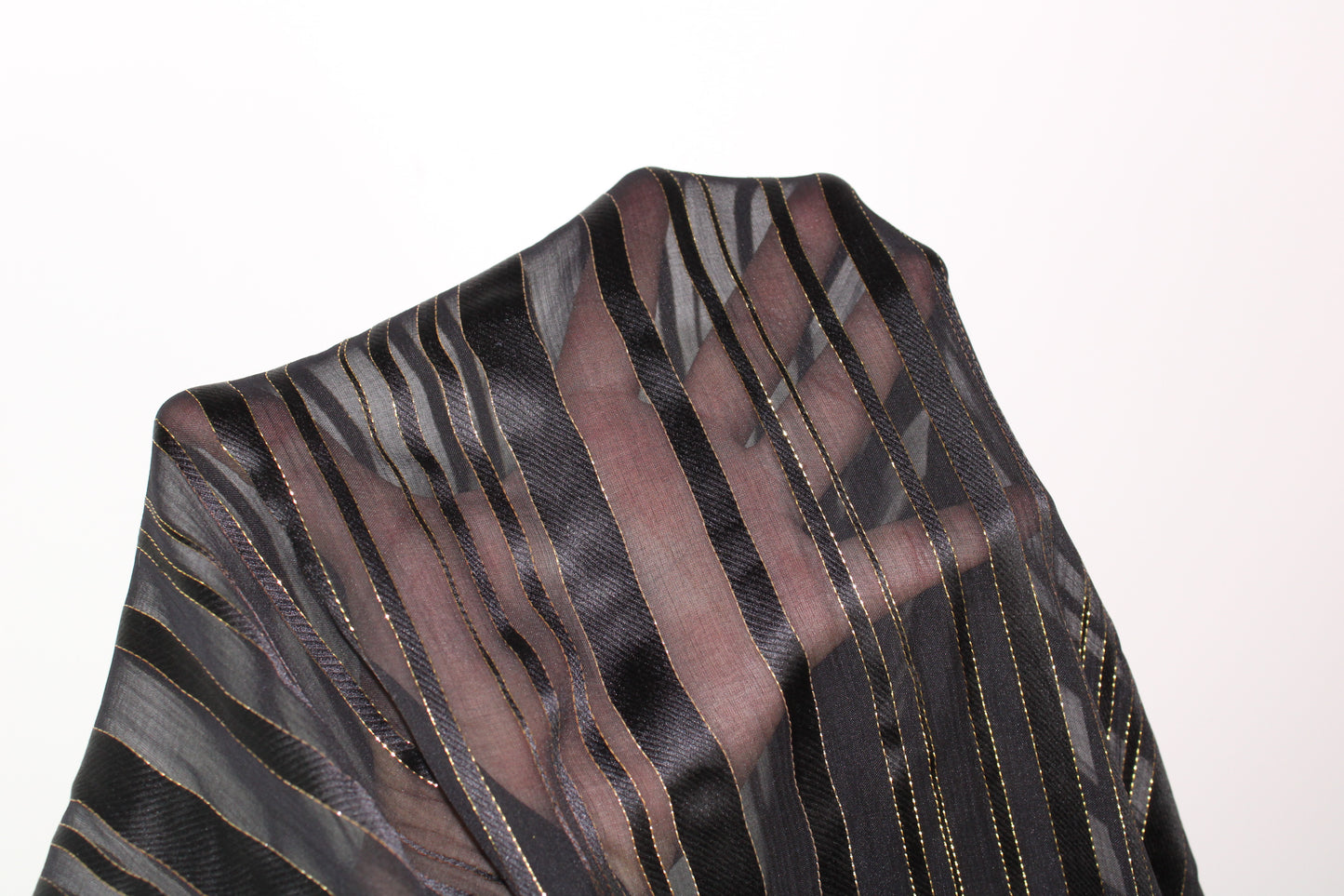 Tissu mousseline de soie - à rayures - noir et doré - photo 6/6 | So Tissus