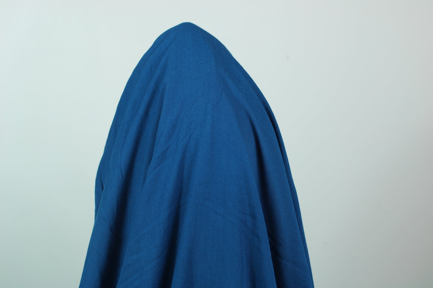 Tissu crêpe viscose - bleu canard - photo 3/3 | So Tissus