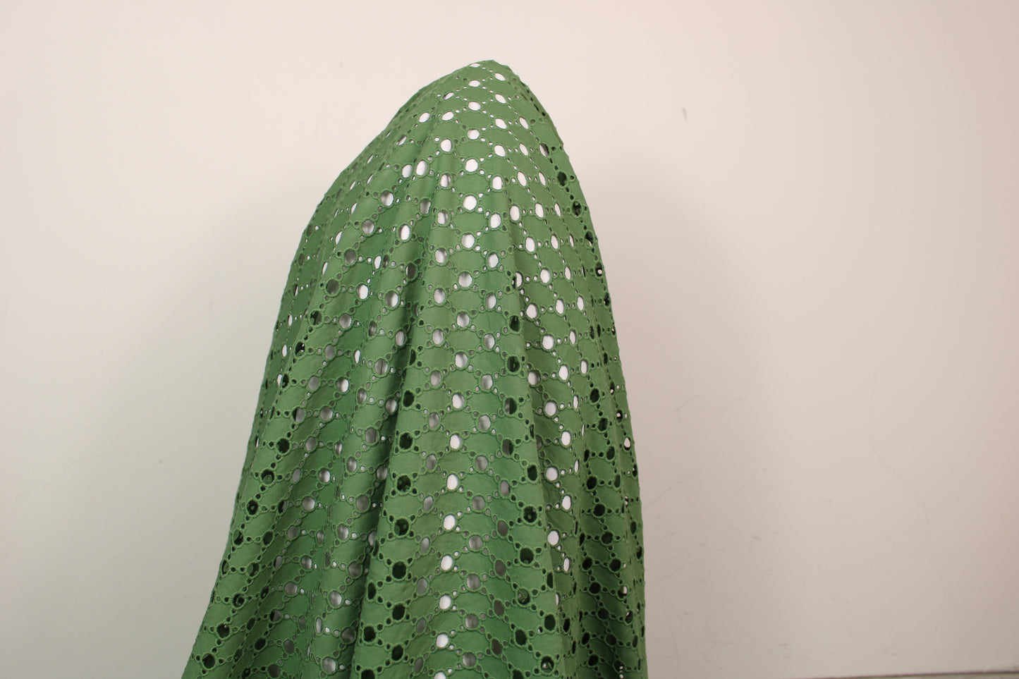 Tissu broderie anglaise - kaki - photo 3/3 | So Tissus