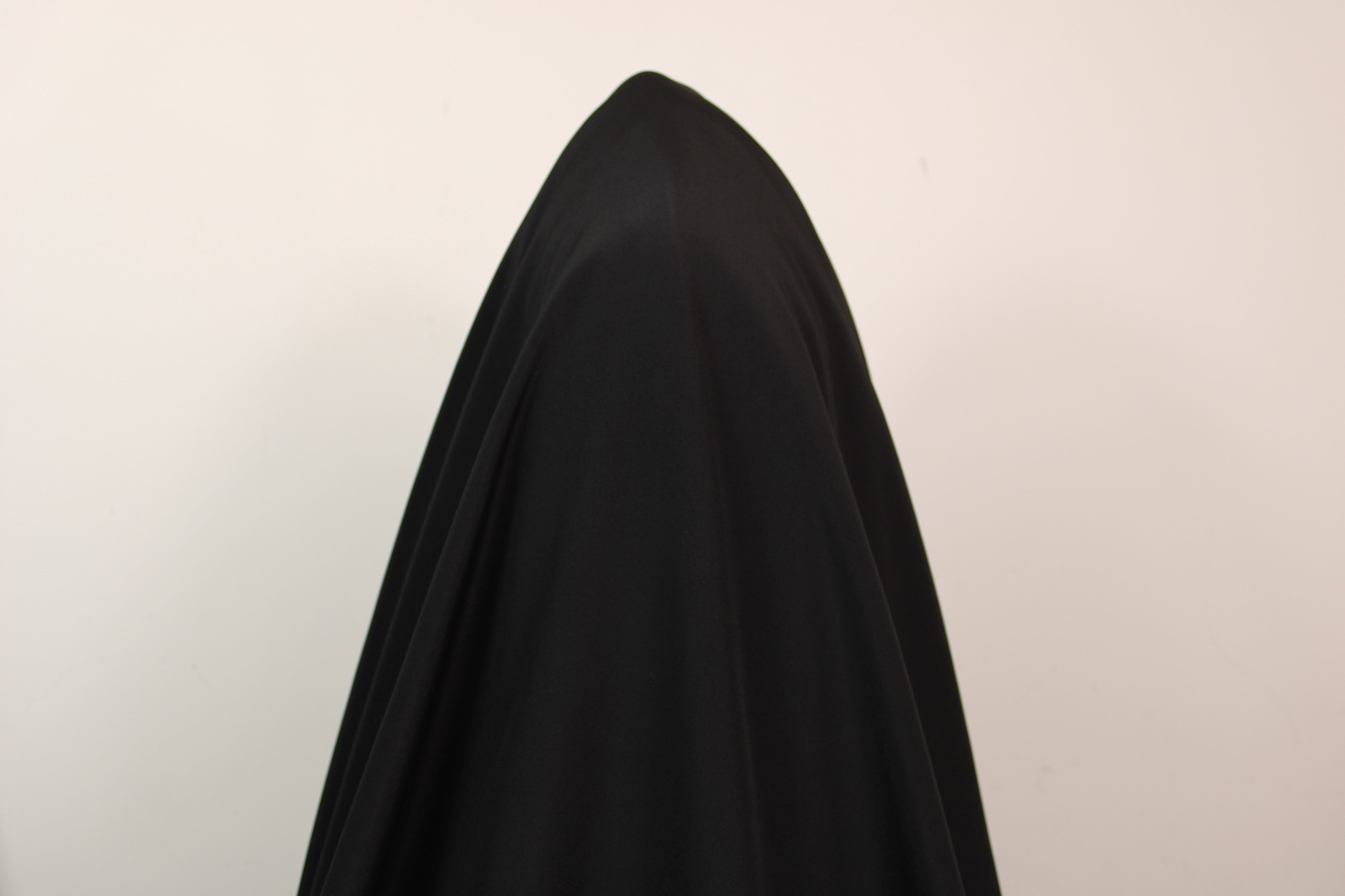 Tissu Satin Noir Brodé - 100% Polyester - 59" De Large, 2,5 M De Long - Pour Robes, Sacs
