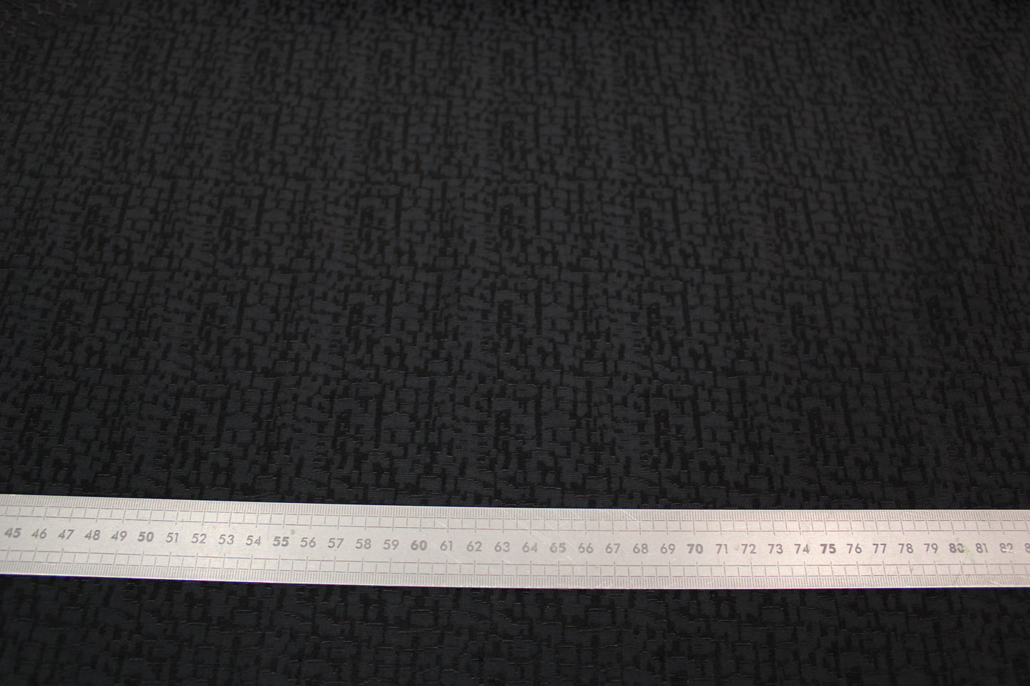 Tissu crêpe coton et soie texturé - noir - photo 4/4 | So Tissus