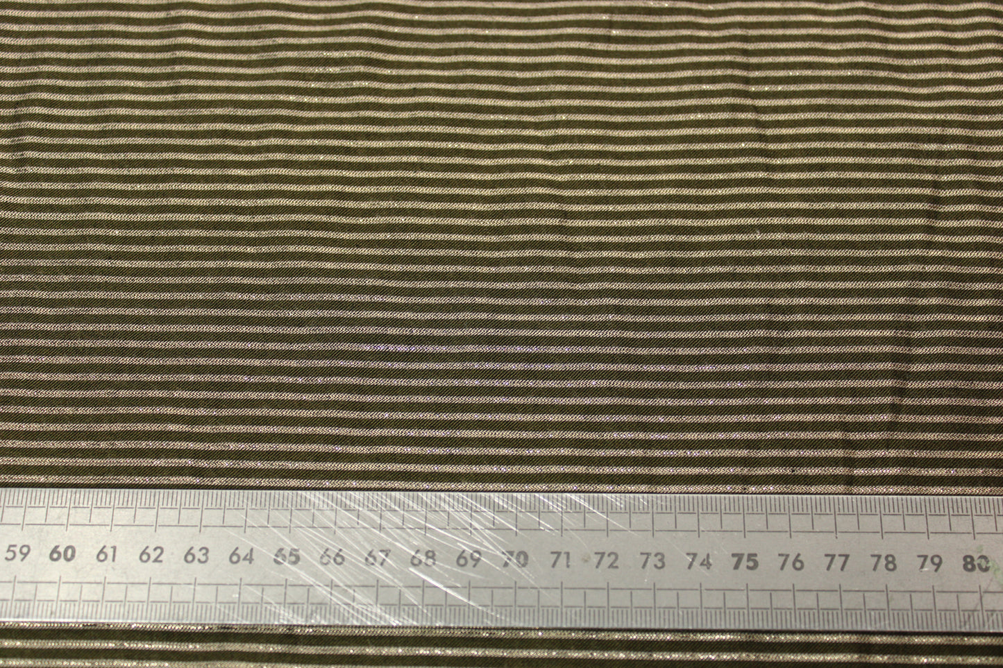 Tissu viscose - à rayures - kaki et doré - photo 5/5 | So Tissus