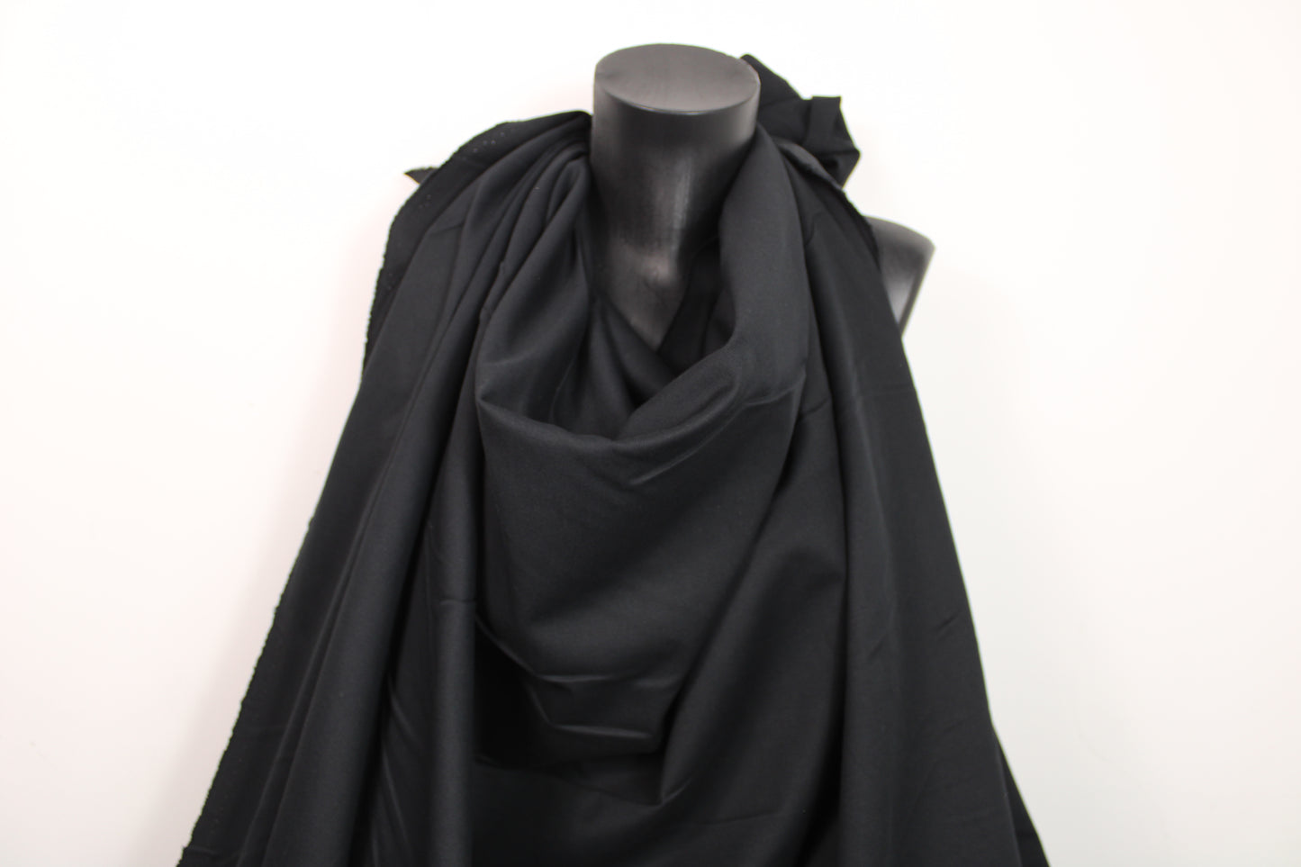 Tissu toile coton stretch - noir - photo 4/4 | So Tissus