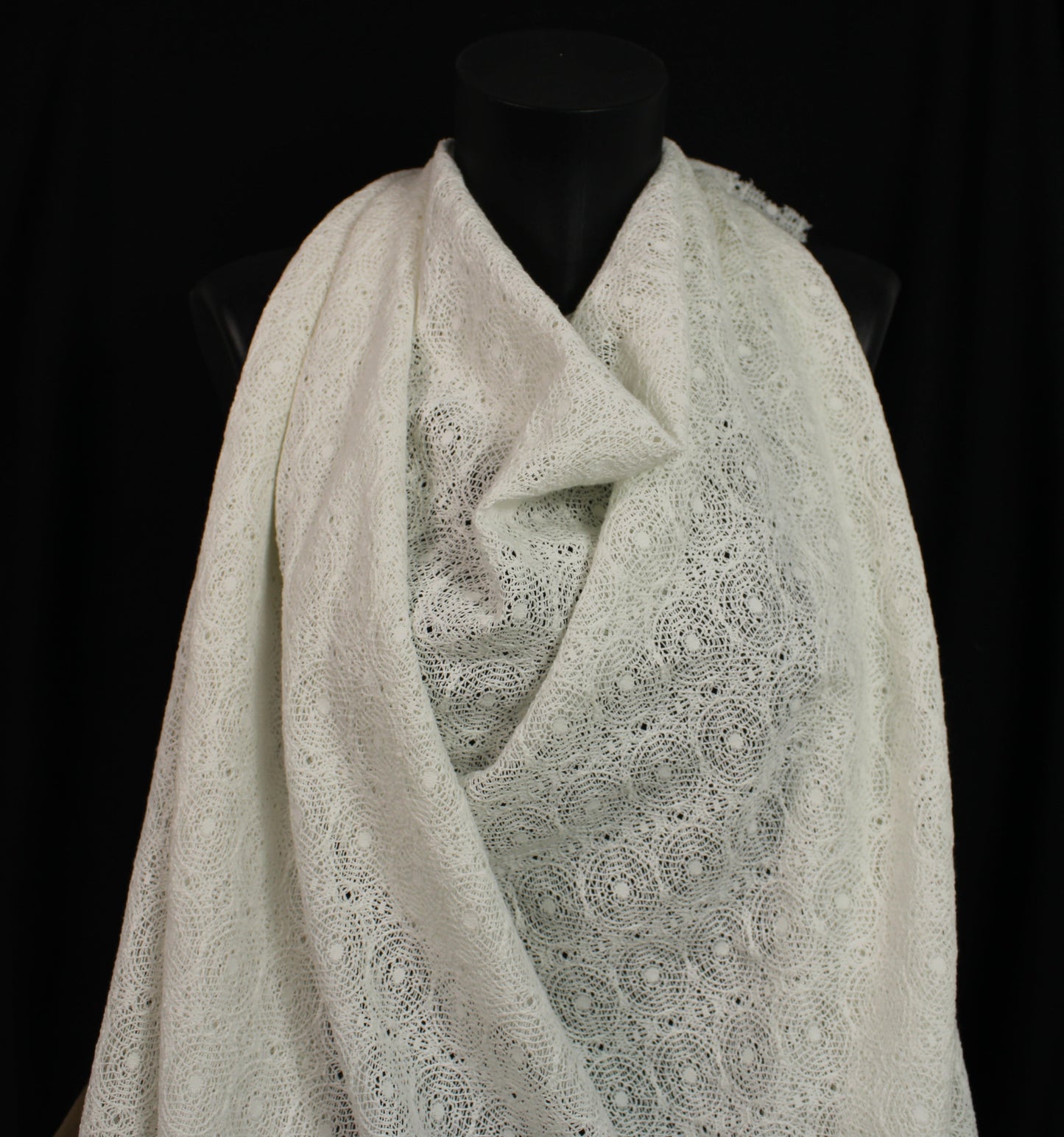 Tissu guipure motif circulaire - blanc - photo 4/4 | So Tissus