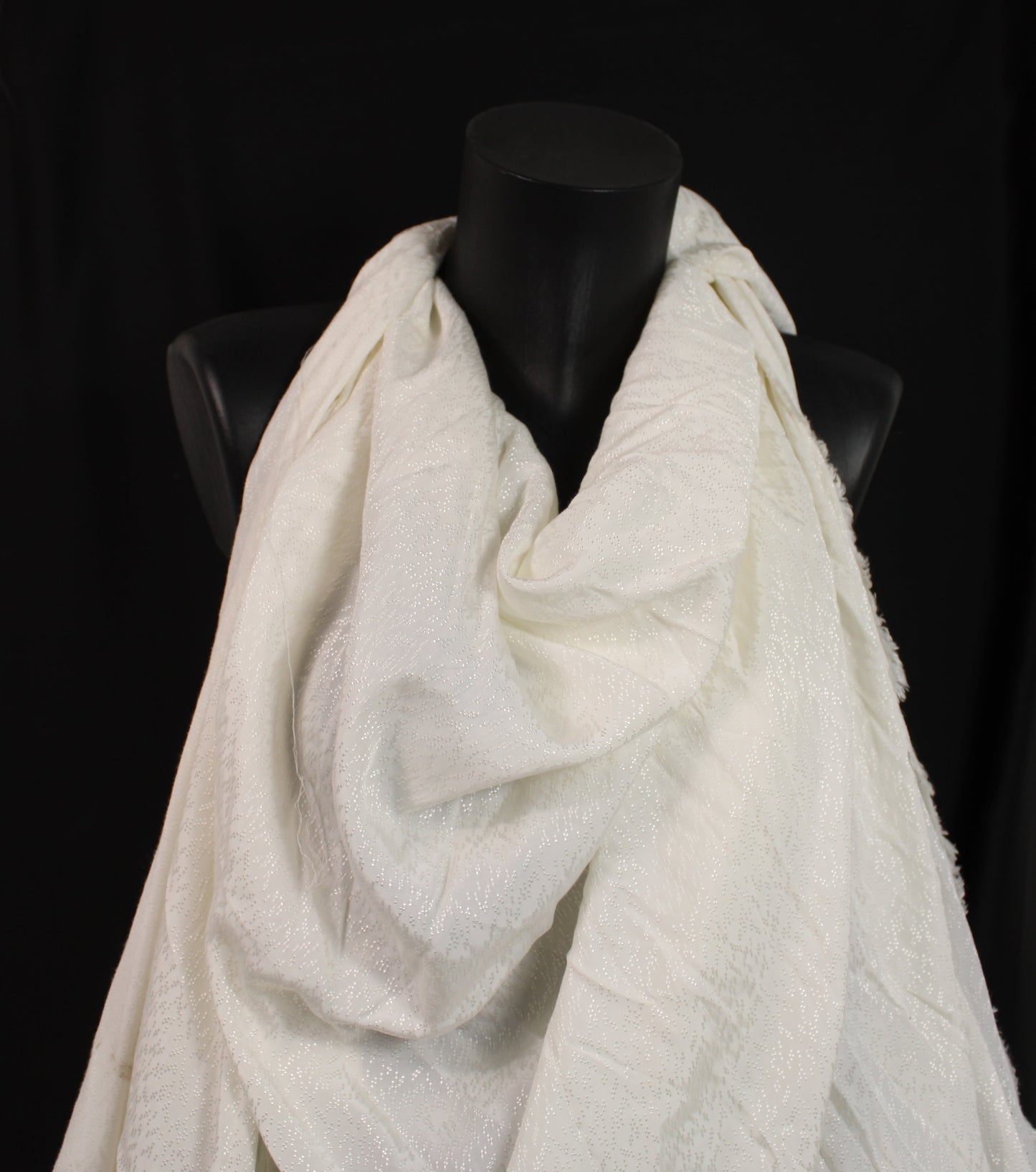 Tissu viscose - effet brodé - blanc cassé - photo 4/4 | So Tissus