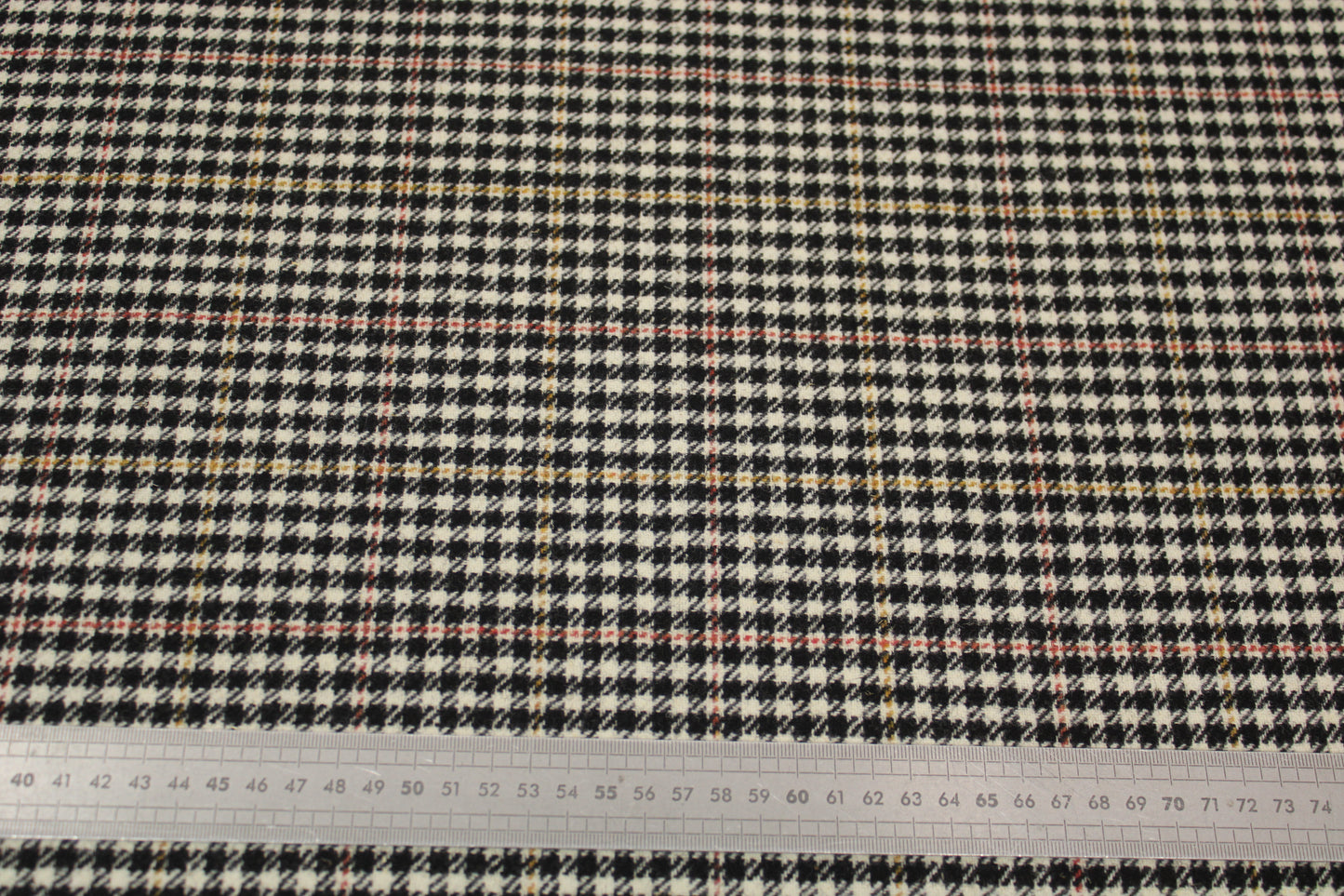 Tissu flanelle de laine - pied de poule - noir et blanc - photo 5/5 | So Tissus