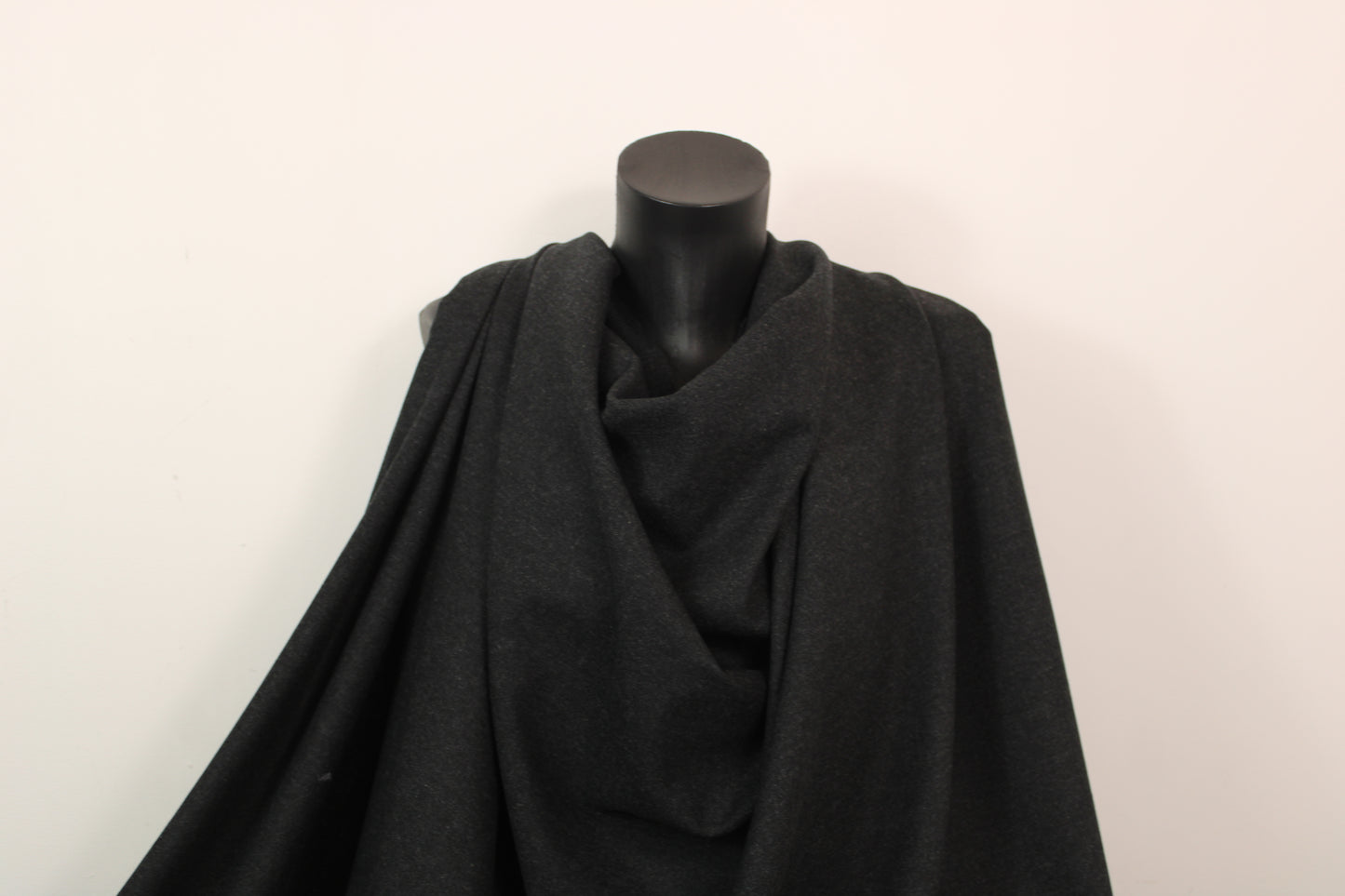 Tissu flanelle de laine - gris anthracite - photo 4/4 | So Tissus