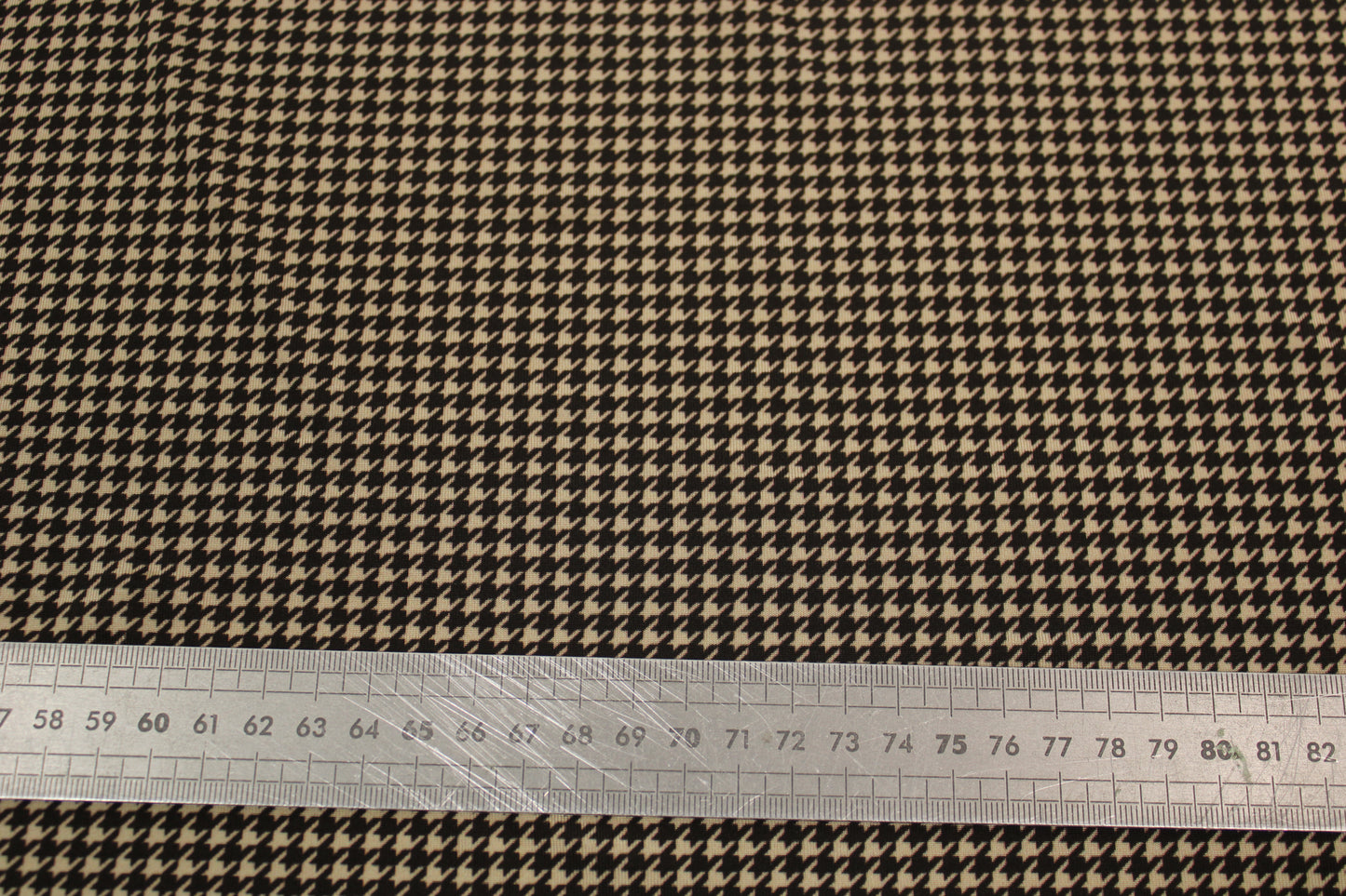Tissu maille - imprimé pied de poule - marron et beige - photo 5/5 | So Tissus