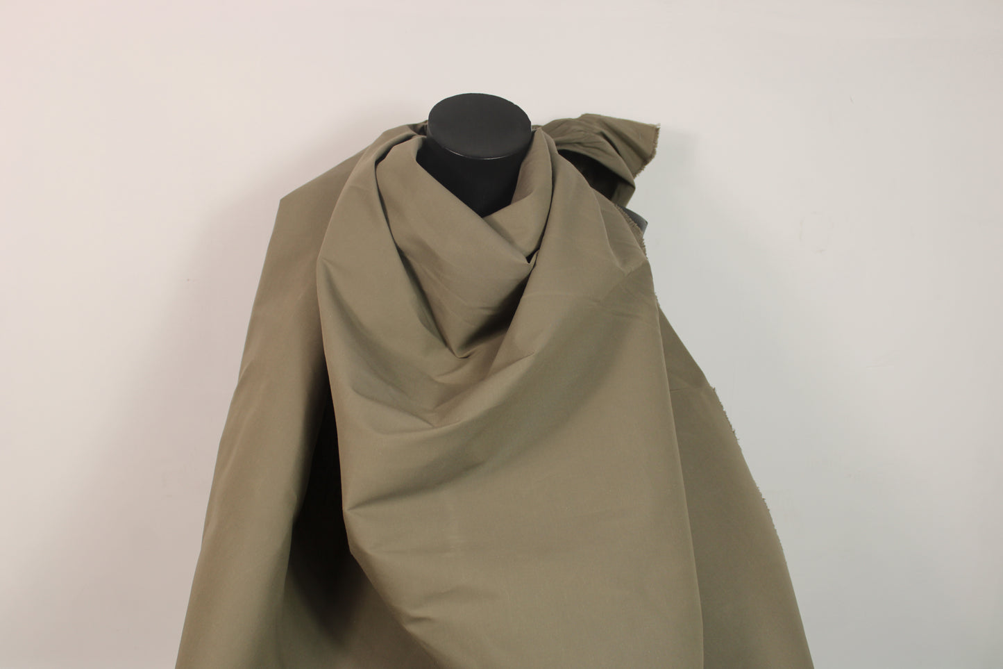 Tissu gabardine imperméable - kaki gris - photo 4/4 | So Tissus
