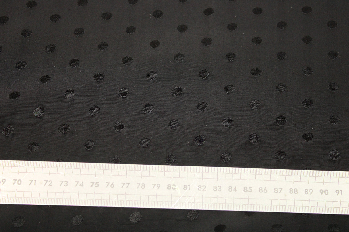 Tissu crêpe viscose - à pois - noir - photo 5/5 | So Tissus