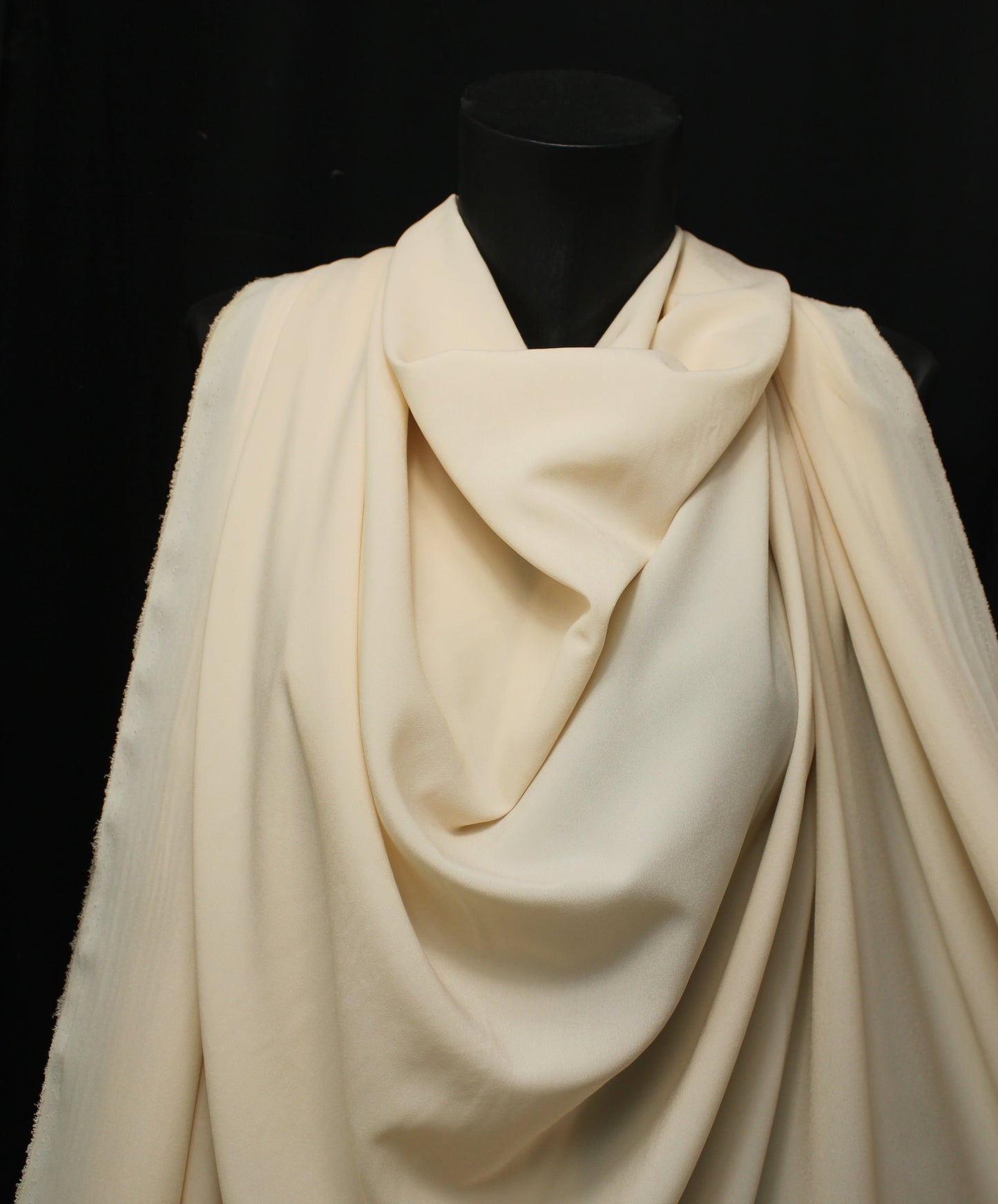Tissu crêpe de chine - écru - photo 4/4 | So Tissus