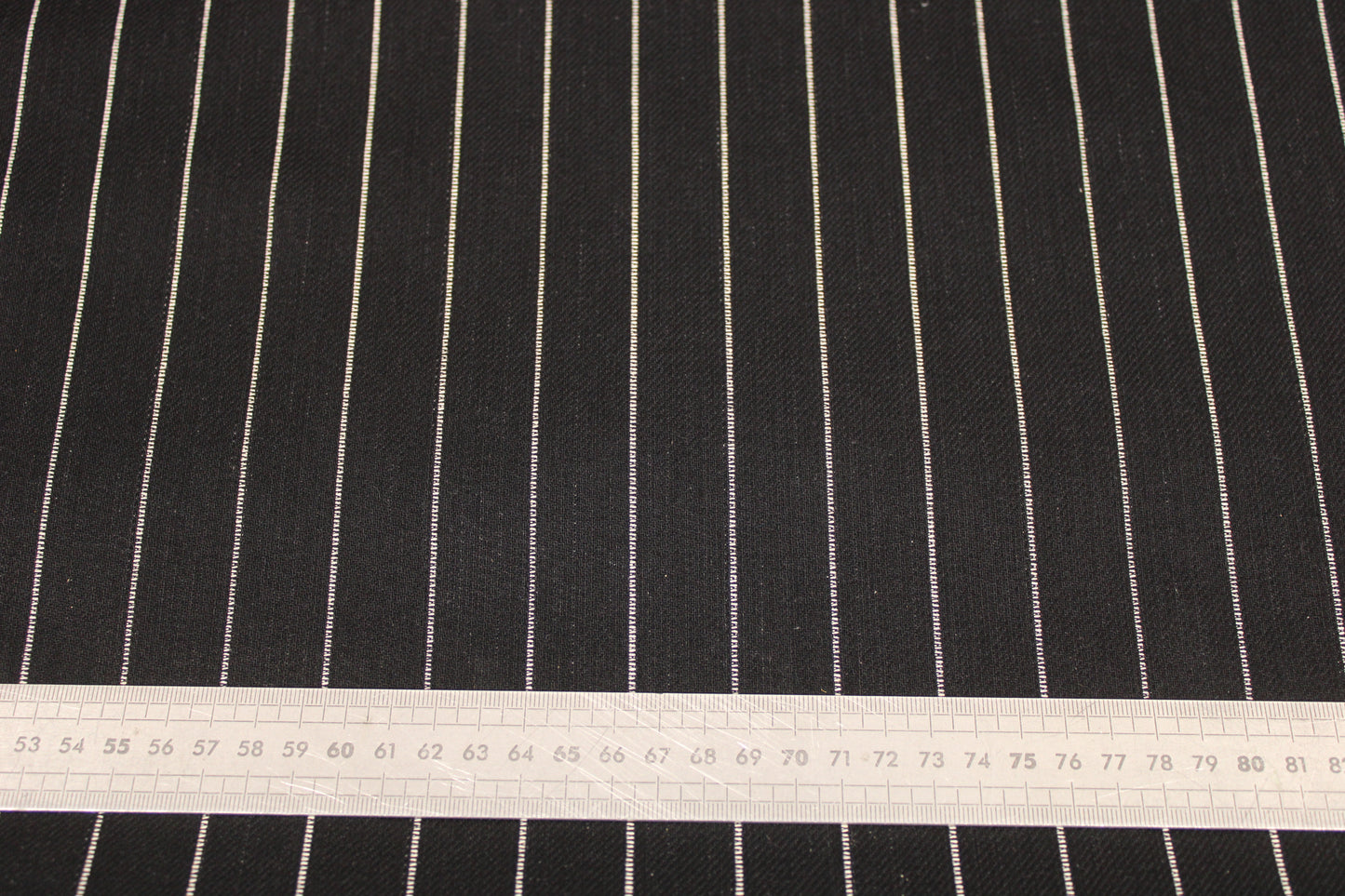Tissu toile - denim à rayures - noiret blanc - photo 5/5 | So Tissus