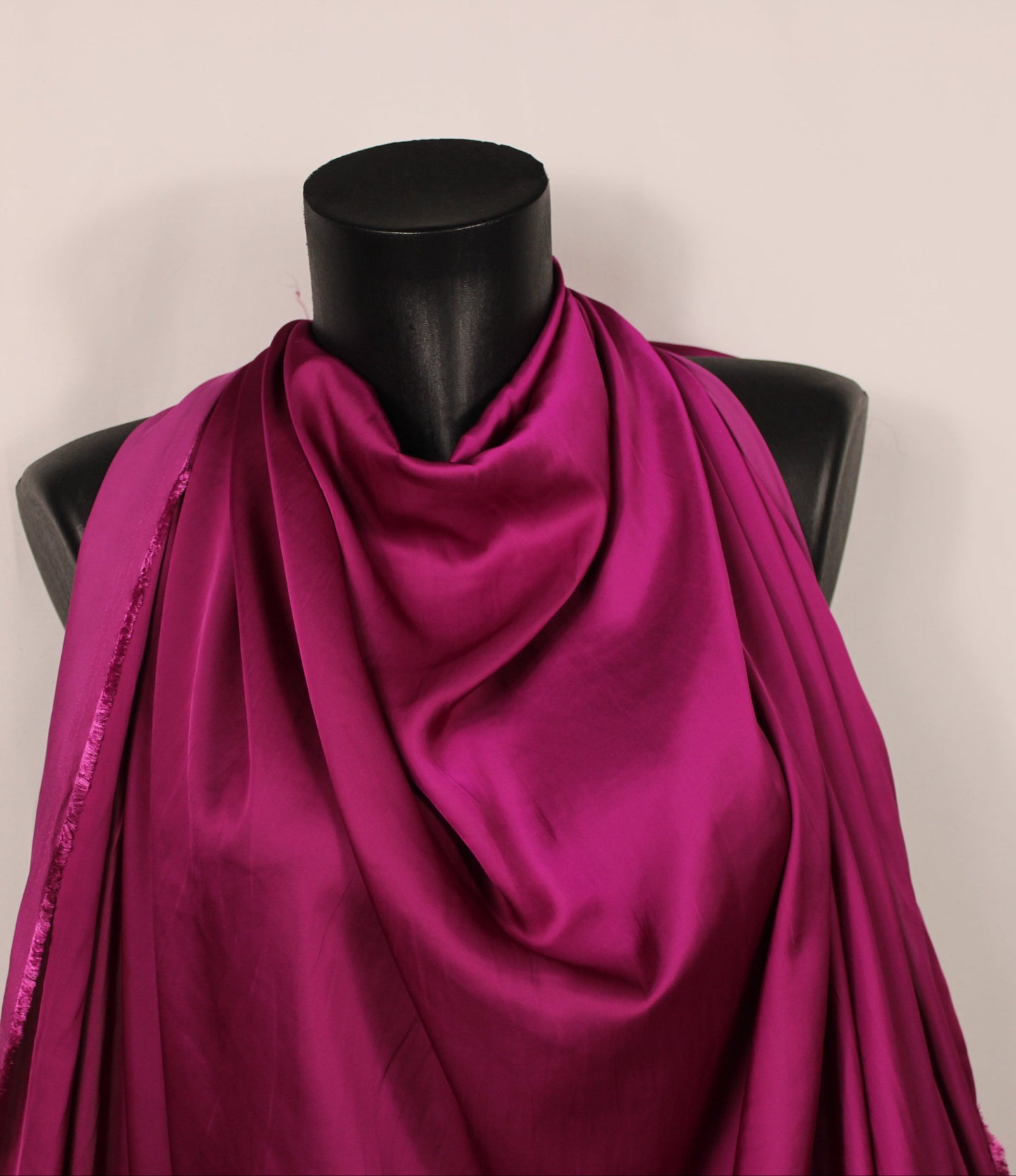 Tissu satin - magenta - photo 4/4 | So Tissus