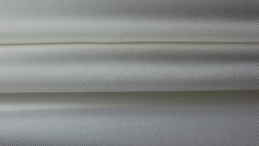 Tissu twill de soie - blanc | Bennytex | Mondial Tissus | Cousette | Tissus de rêve | Tissus.net