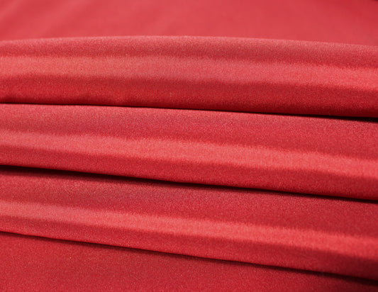 Tissus haute couture. Tissus au mètre pas cher. Tissus pas cher. Acheter tissus au mètre. Tissus français. Tissus de grandes maisons. Tissus haut de gamme. Tissus pour collection. Tissus pour createur. Jeune createur. Laine. Soie. Coton. Lin.