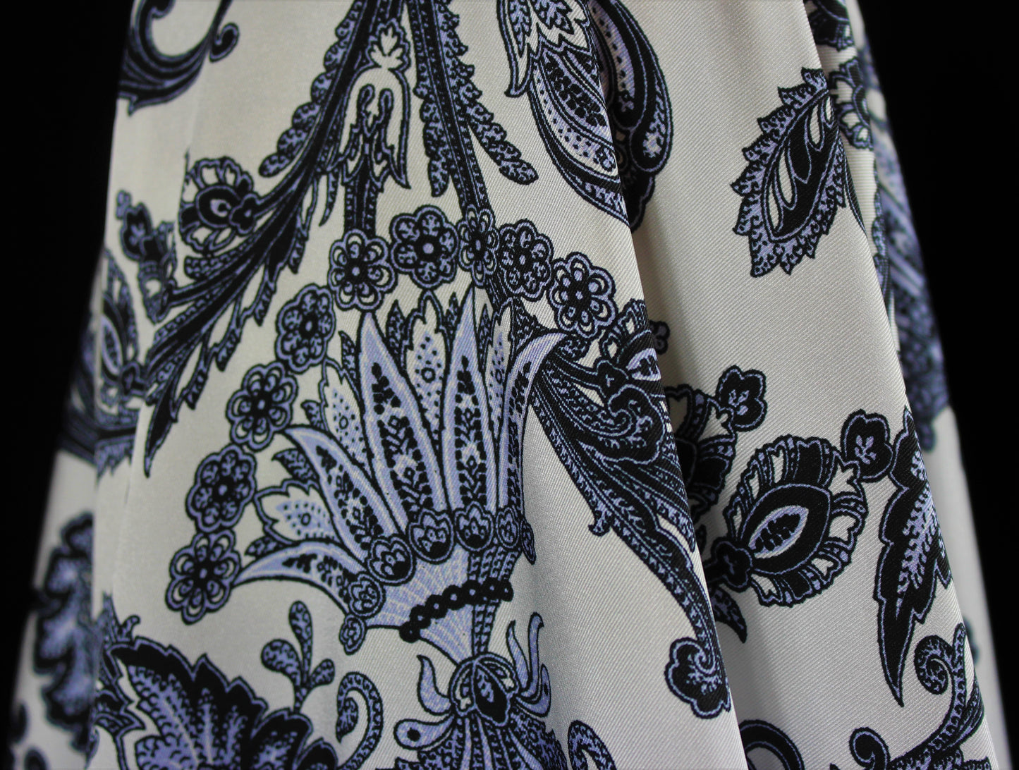 Tissu twill polyester imprimé cachemire - photo 4/4 | So Tissus