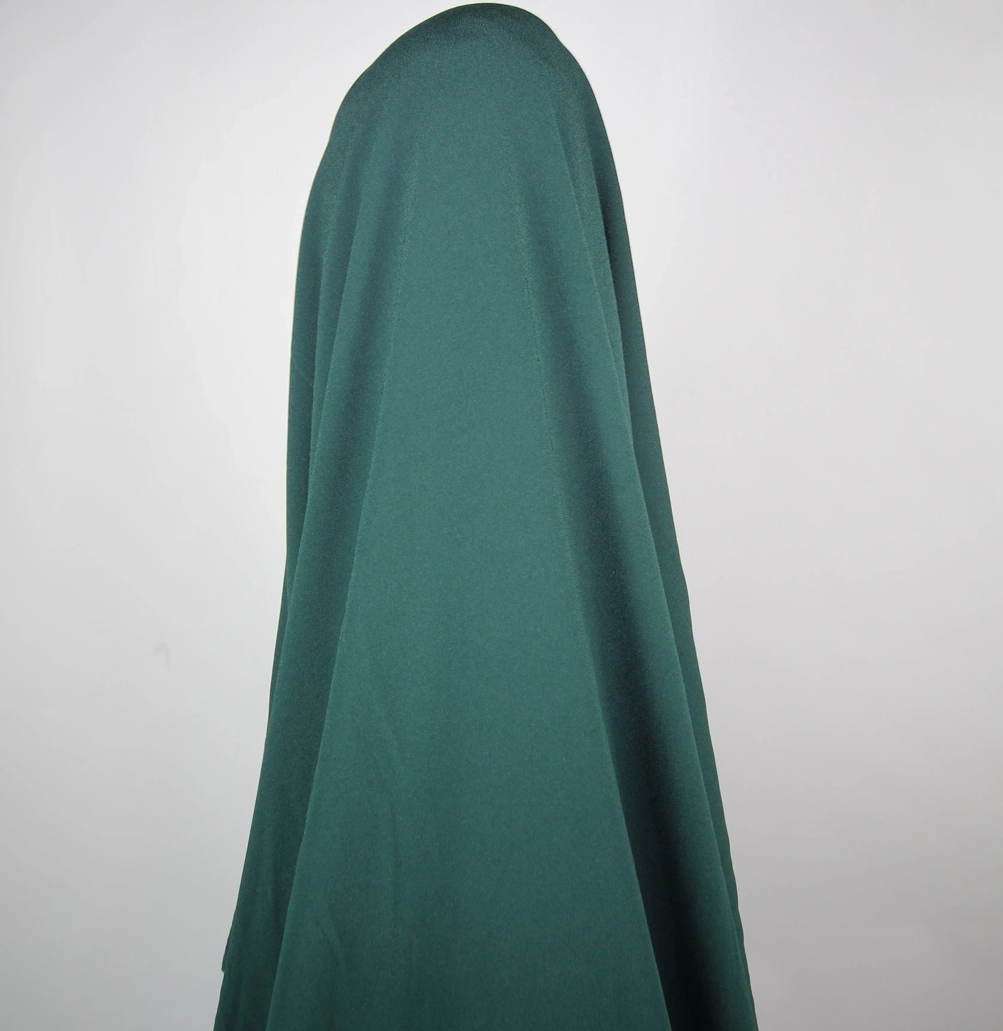 Tissus haute couture. Tissus au mètre pas cher. Tissus pas cher. Acheter tissus au mètre. Tissus français. Tissus de grandes maisons. Tissus haut de gamme. Tissus pour collection. Tissus pour createur. Jeune createur. Laine. Soie. Coton. Lin.