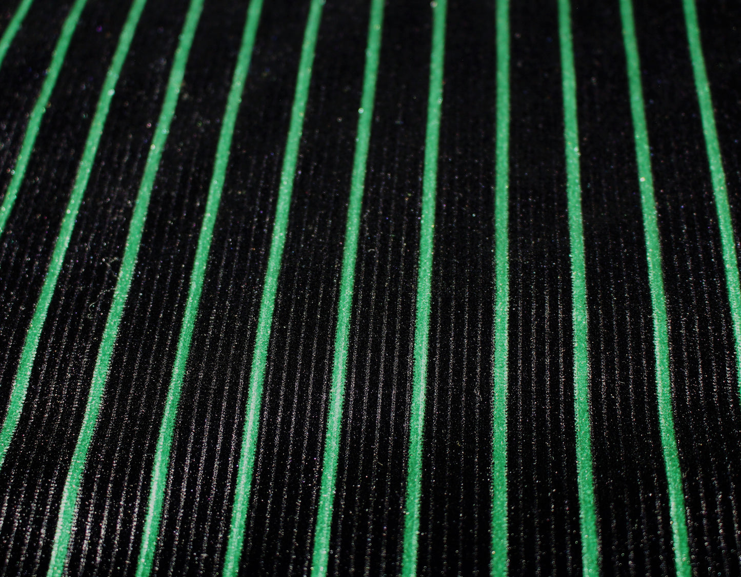 Tissu maille velours côtelé - à rayures - vert et noir - photo 5/5 | So Tissus