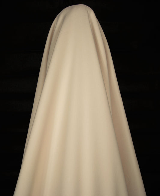 Tissus haute couture. Tissus au mètre pas cher. Tissus pas cher. Acheter tissus au mètre. Tissus français. Tissus de grandes maisons. Tissus haut de gamme. Tissus pour collection. Tissus pour createur. Jeune createur. Laine. Soie. Coton. Lin.