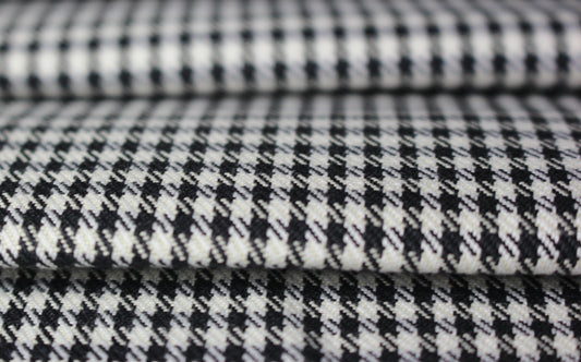 Tissus haute couture. Tissus au mètre pas cher. Tissus pas cher. Acheter tissus au mètre. Tissus français. Tissus de grandes maisons. Tissus haut de gamme. Tissus pour collection. Tissus pour createur. Jeune createur. Laine. Soie. Coton. Lin.