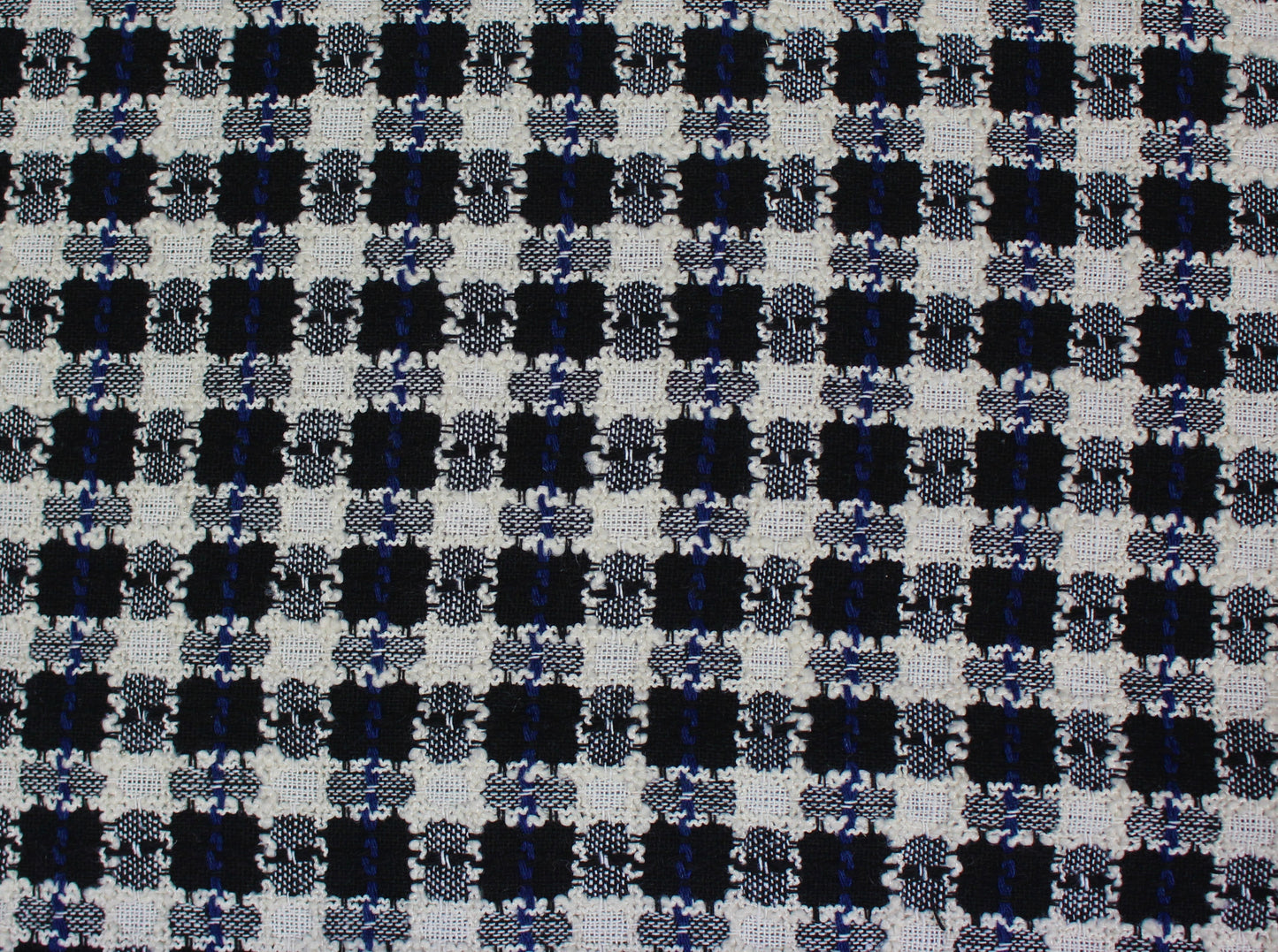 So Tissus | Coupon de 3 mètres - Tweed coton à carreaux - noir et blanc| Bennytex | Mondial Tissus | Cousette | Tissus de rêve | Tissus.net