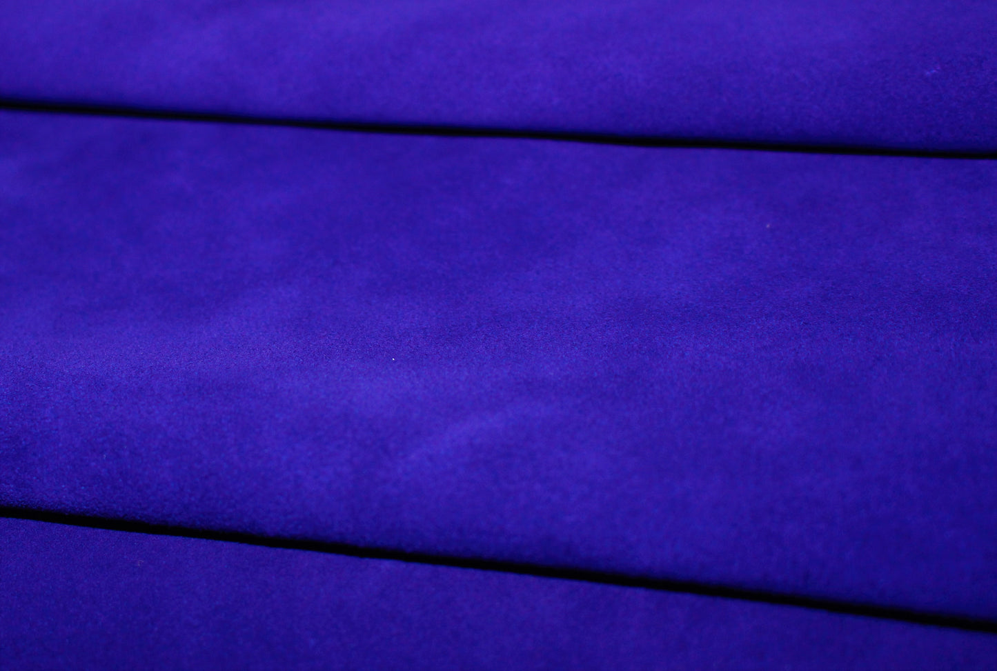 Cuir de veau aspect daim - bleu | So Tissus
