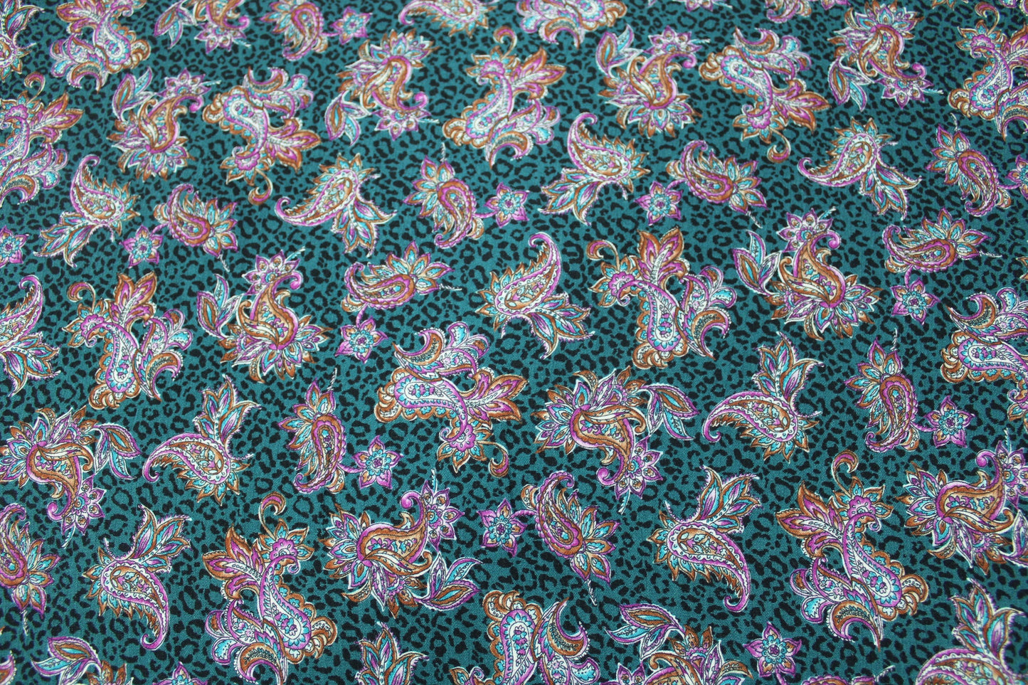 Tissu crêpe viscose - imprimé cachemire - photo 6/6 | So Tissus