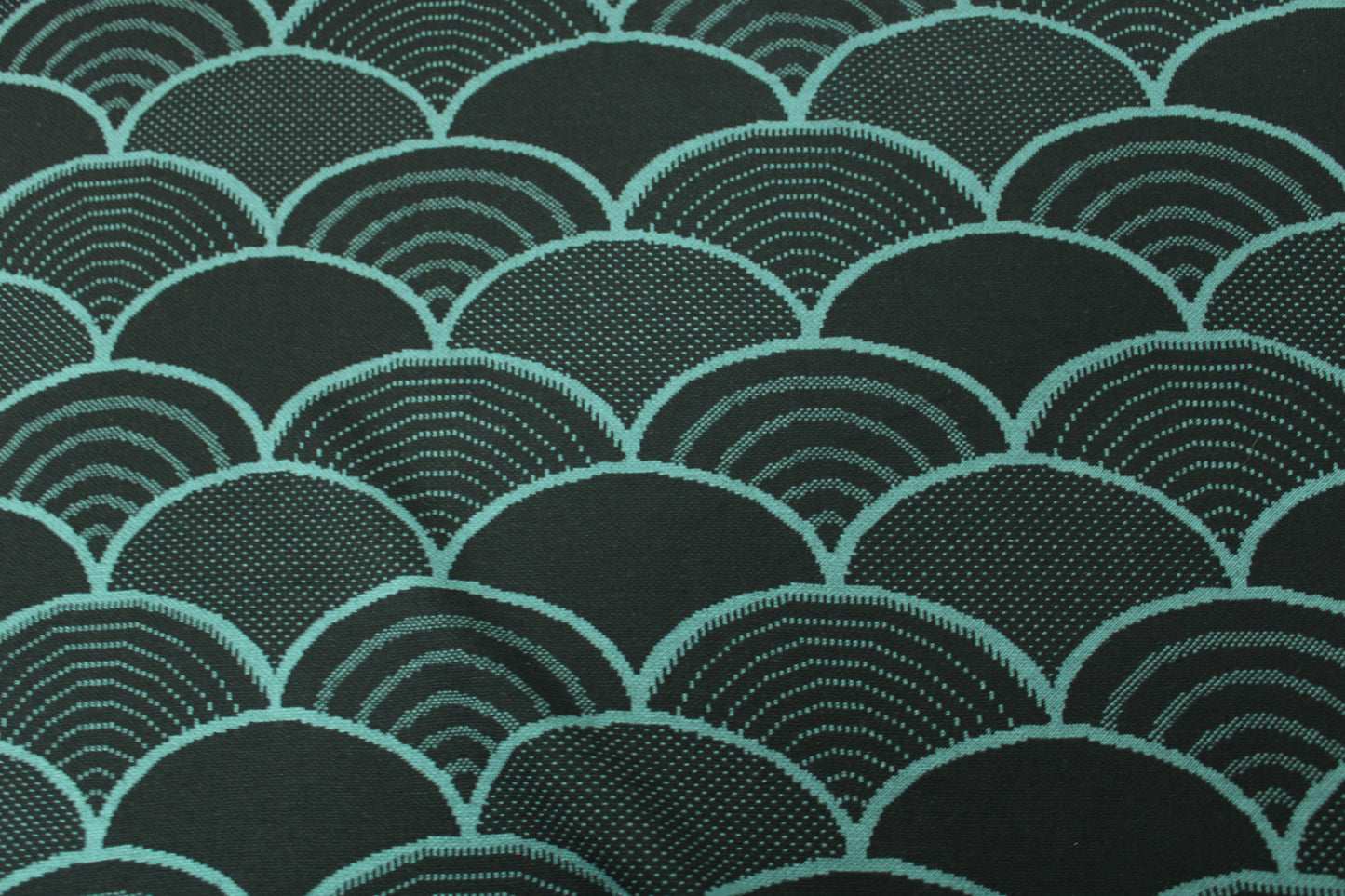 Tissu maille - imprimé écaille - vert pin et noir - photo 4/4 | So Tissus