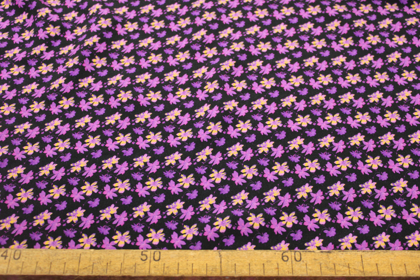 Tissu crêpe viscose - imprimé fleur violette - photo 5/5 | So Tissus