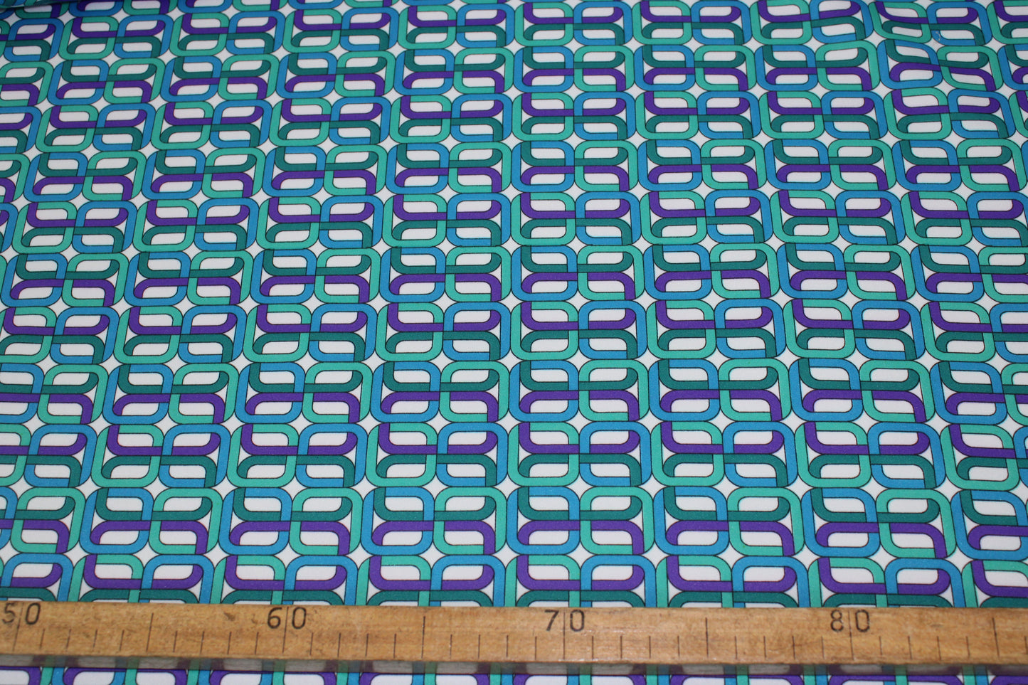 Tissu satin - imprimé géométrique - bleu vert et violet - photo 5/5 | So Tissus