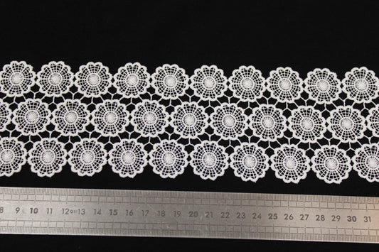 Galon - guipure blanche - motif rosace - photo 2/3 | So Tissus