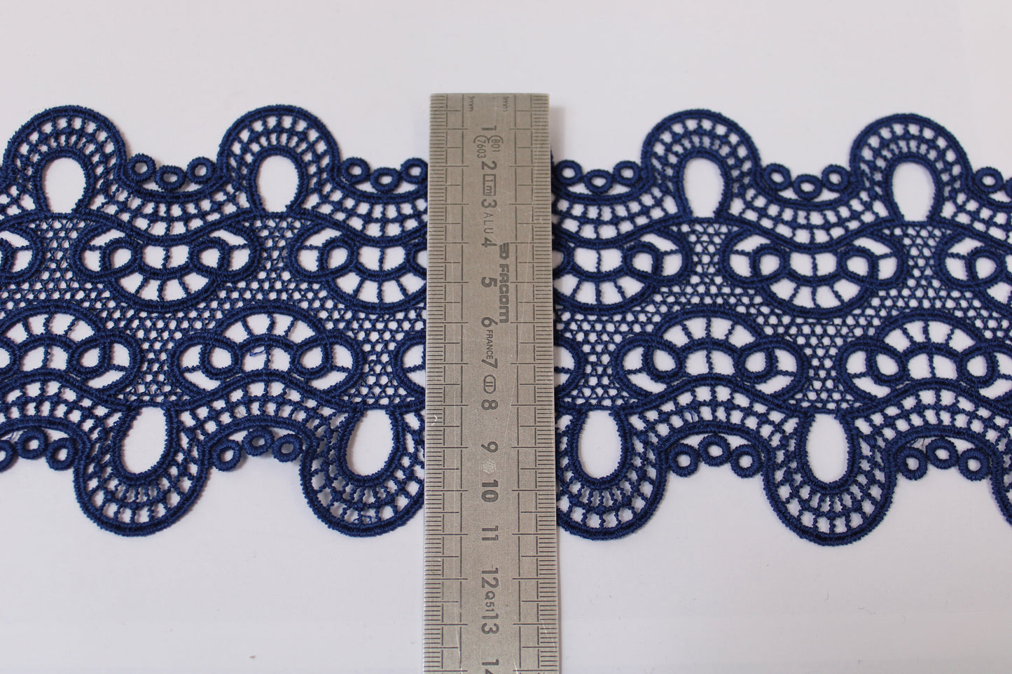Galon - guipure bleu nuit - motif arabesque - photo 3/3 | So Tissus
