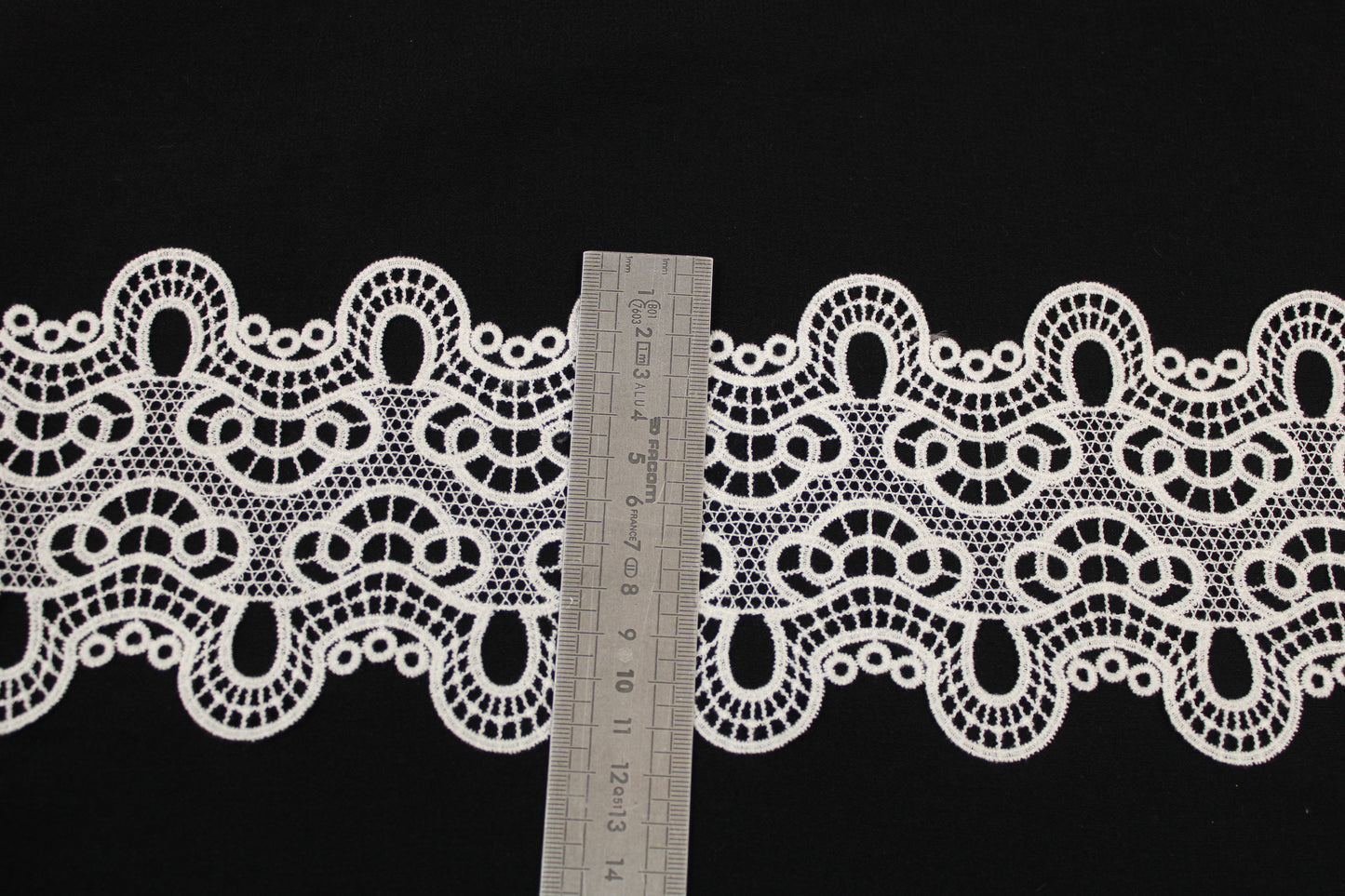 Galon - guipure ivoire - motif rosace - photo 3/3 | So Tissus