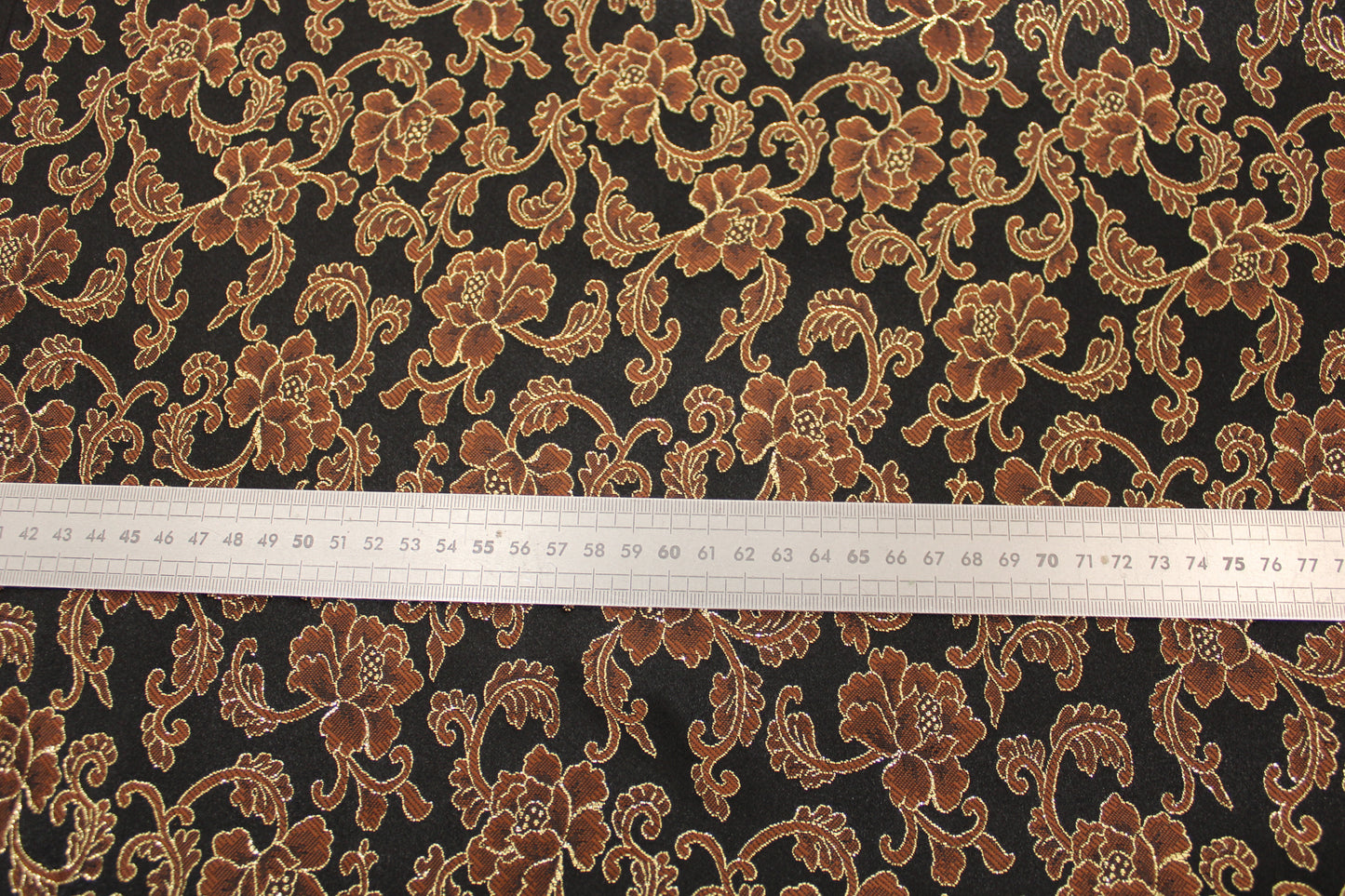 Tissu brocart - motif fleuri - noir marron et doré - photo 5/5 | So Tissus