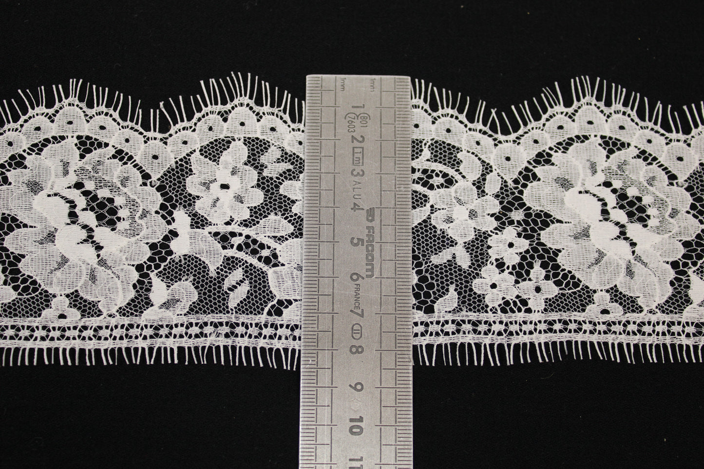 Galon - dentelle ivoire - photo 3/3 | So Tissus