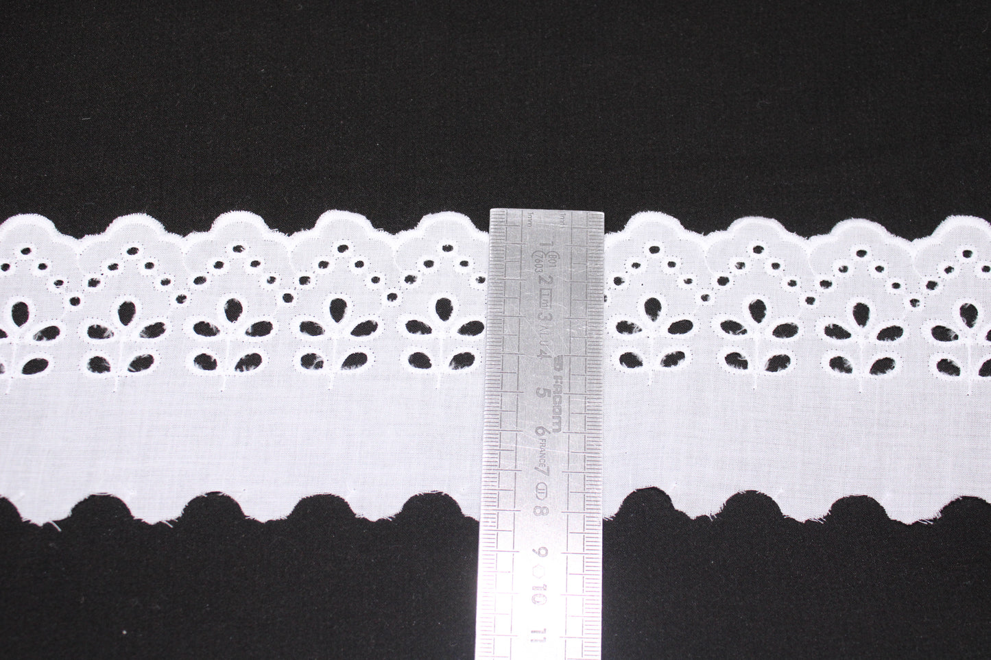 Galon - broderie anglaise blanche - photo 3/3 | So Tissus