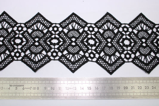 Galon - guipure noire - motif éthnique - photo 2/3 | So Tissus