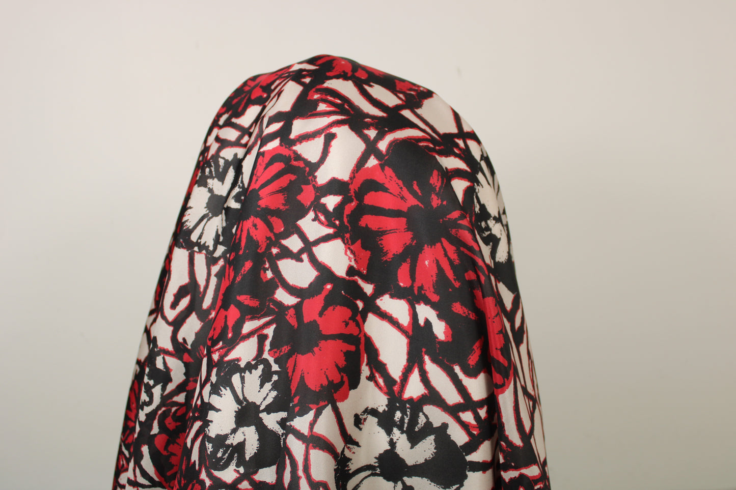 Tissu soie plume - imprimé fleurs abstraites - rouge - photo 5/5 | So Tissus