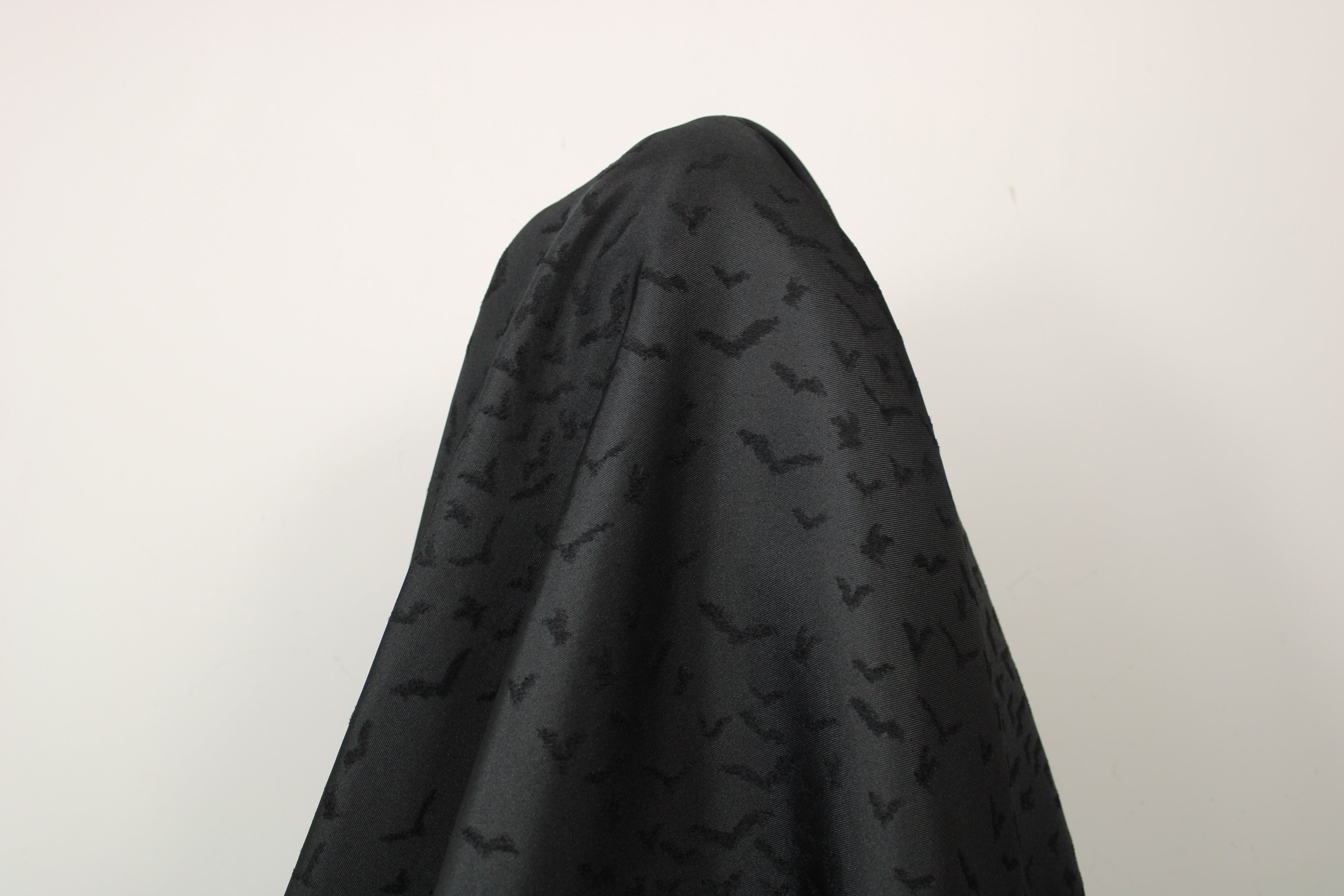 Nerchau - Textile Art - Feutres sur Tissu Foncé - Noir
