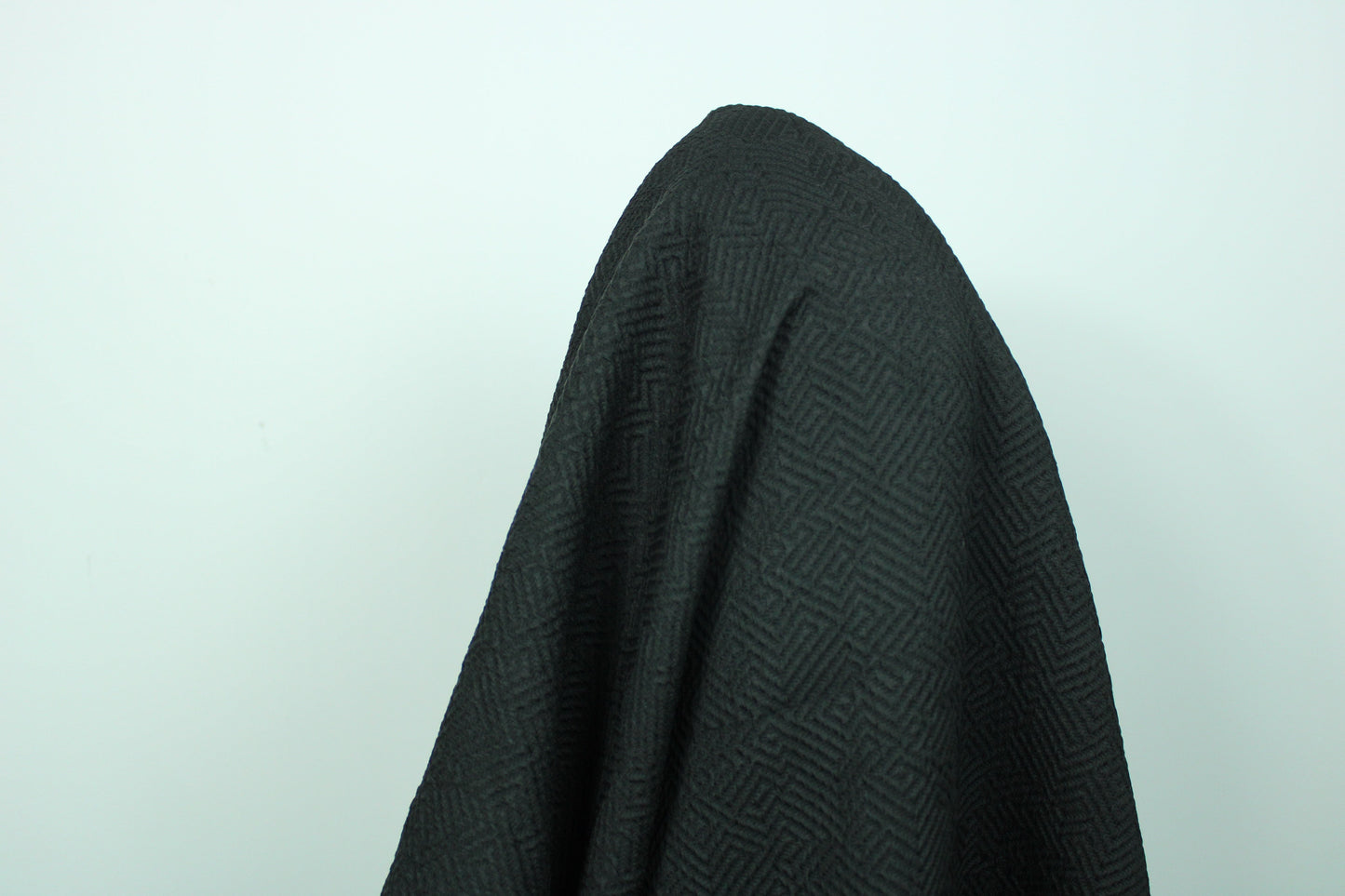 Tissu crêpe gaufré - motif géométrique - noir - photo 3/3 | So Tissus