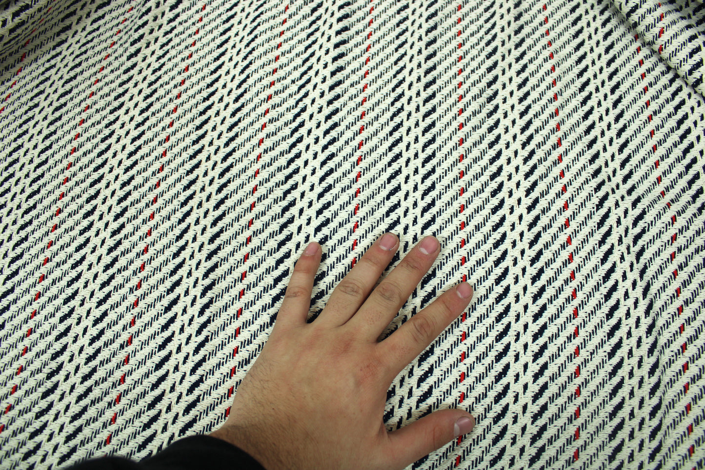 Tissu tweed coton - gris, blanc, rouge et bleu marine - photo 4/4 | So Tissus