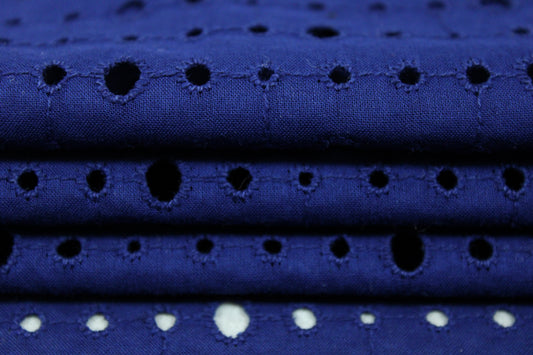 Tissu broderie anglaise - bleu nuit - photo 2/5 | So Tissus